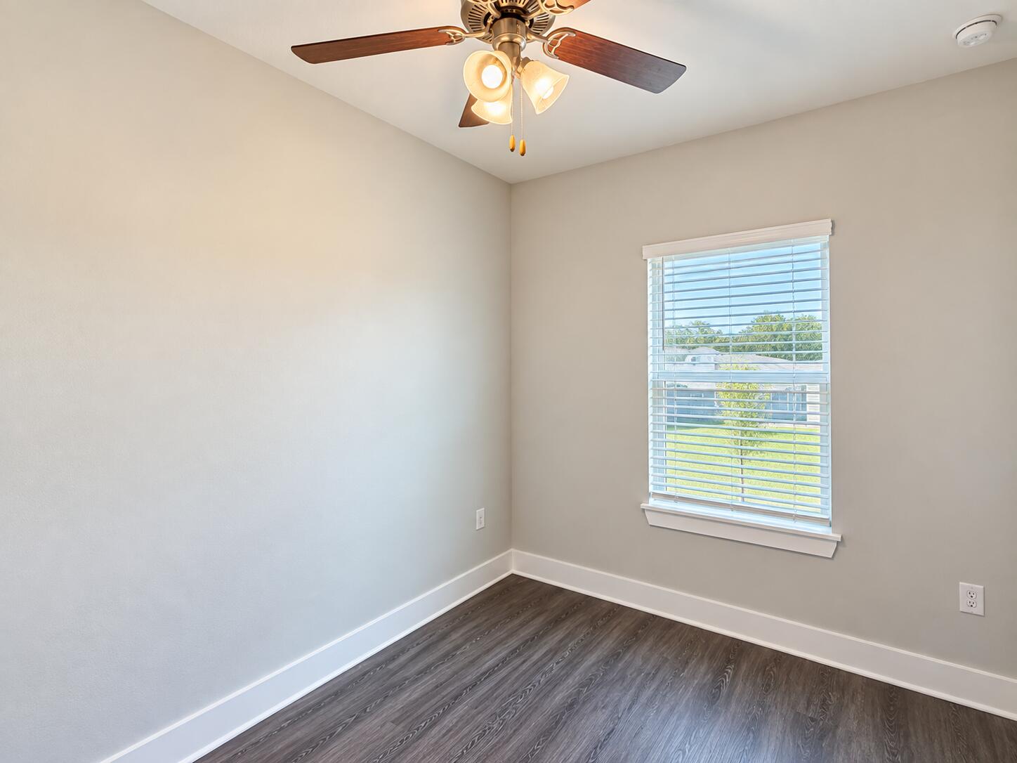 VERANDAS AT FREEPORT - Residential Lease