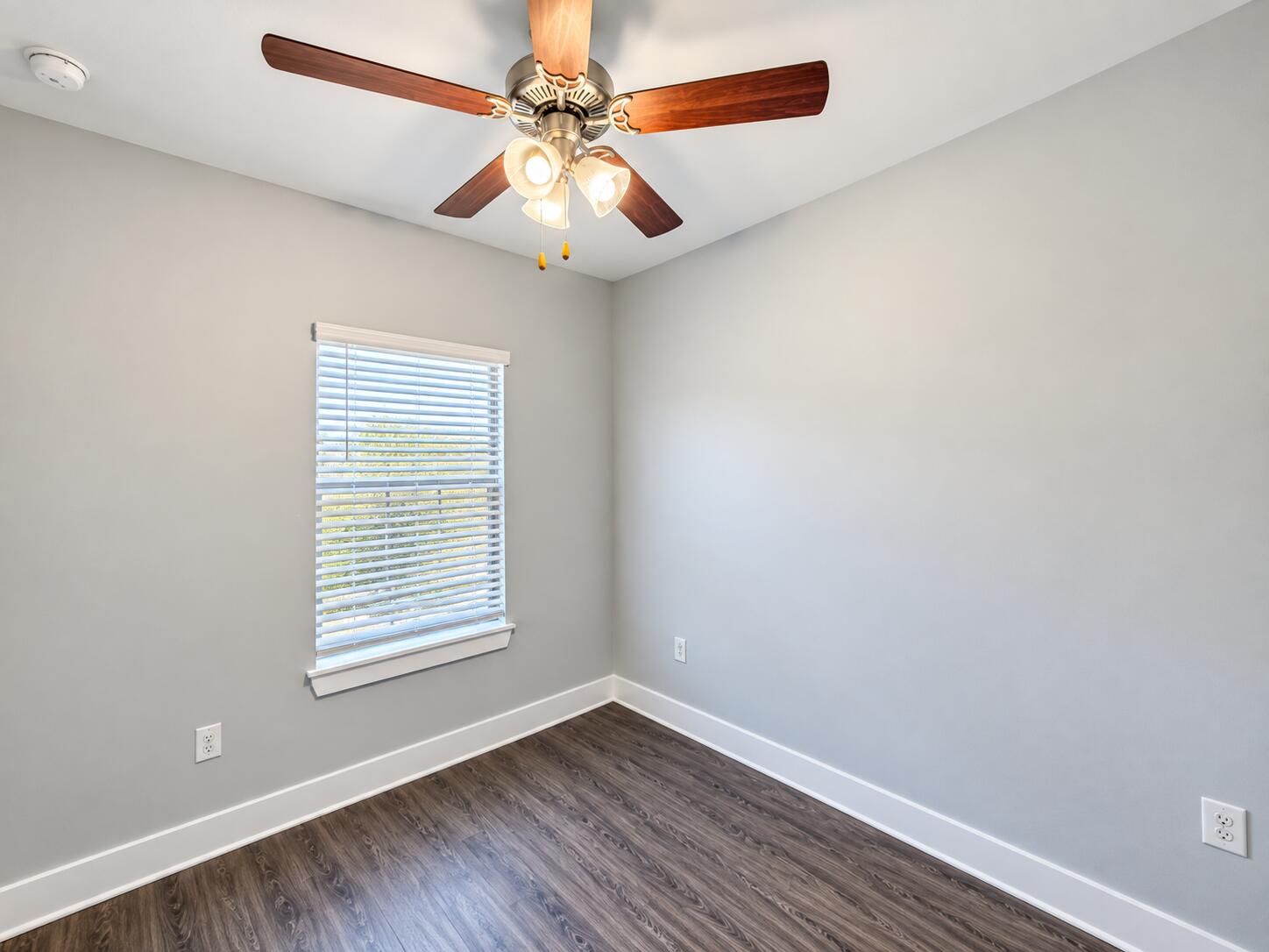 VERANDAS AT FREEPORT - Residential Lease