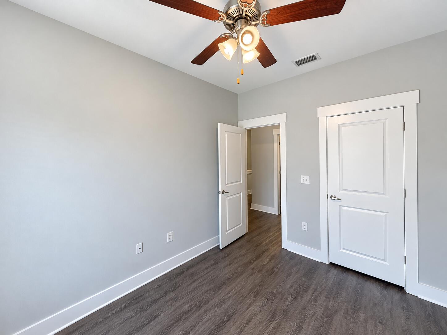 VERANDAS AT FREEPORT - Residential Lease