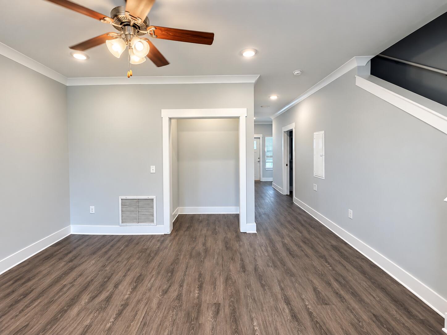 VERANDAS AT FREEPORT - Residential Lease