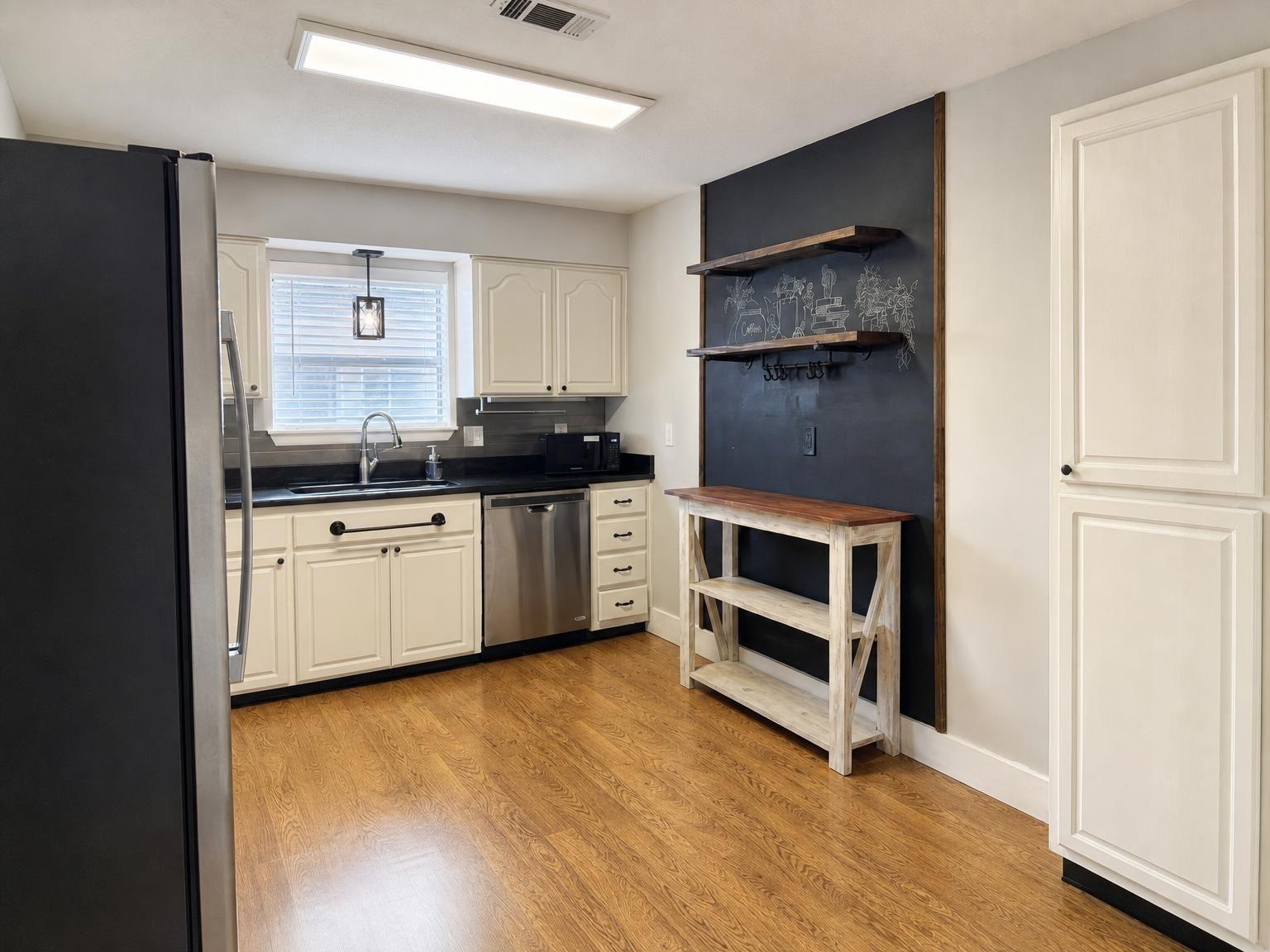 PINEDALE - Residential Lease