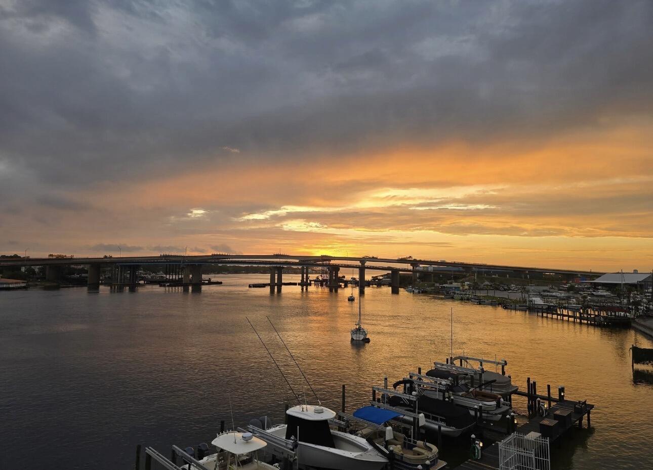 PALM COURT YACHT CLUB - Residential