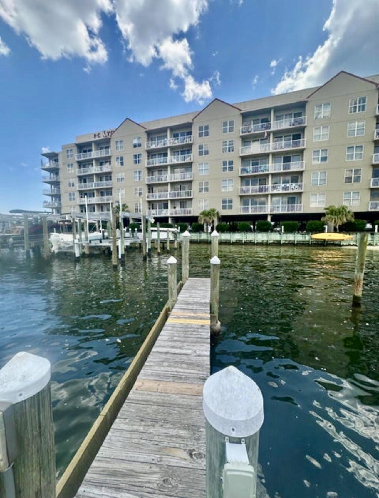 PALM COURT YACHT CLUB - Residential