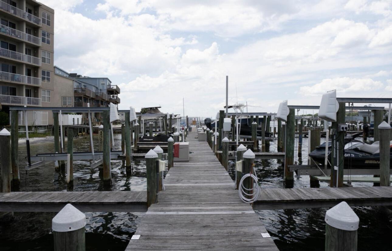 PALM COURT YACHT CLUB - Residential