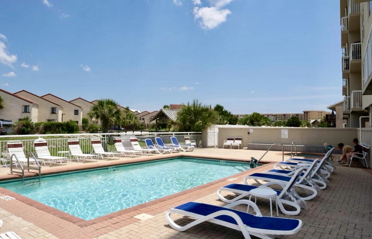 PALM COURT YACHT CLUB - Residential
