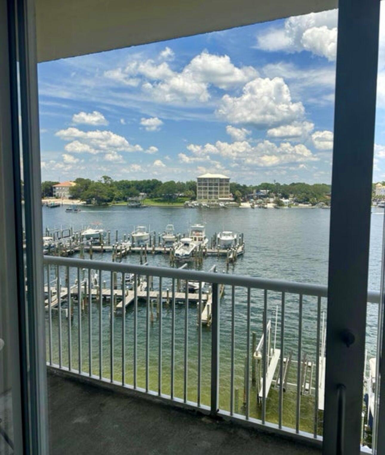 PALM COURT YACHT CLUB - Residential