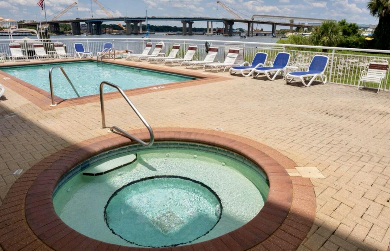 PALM COURT YACHT CLUB - Residential