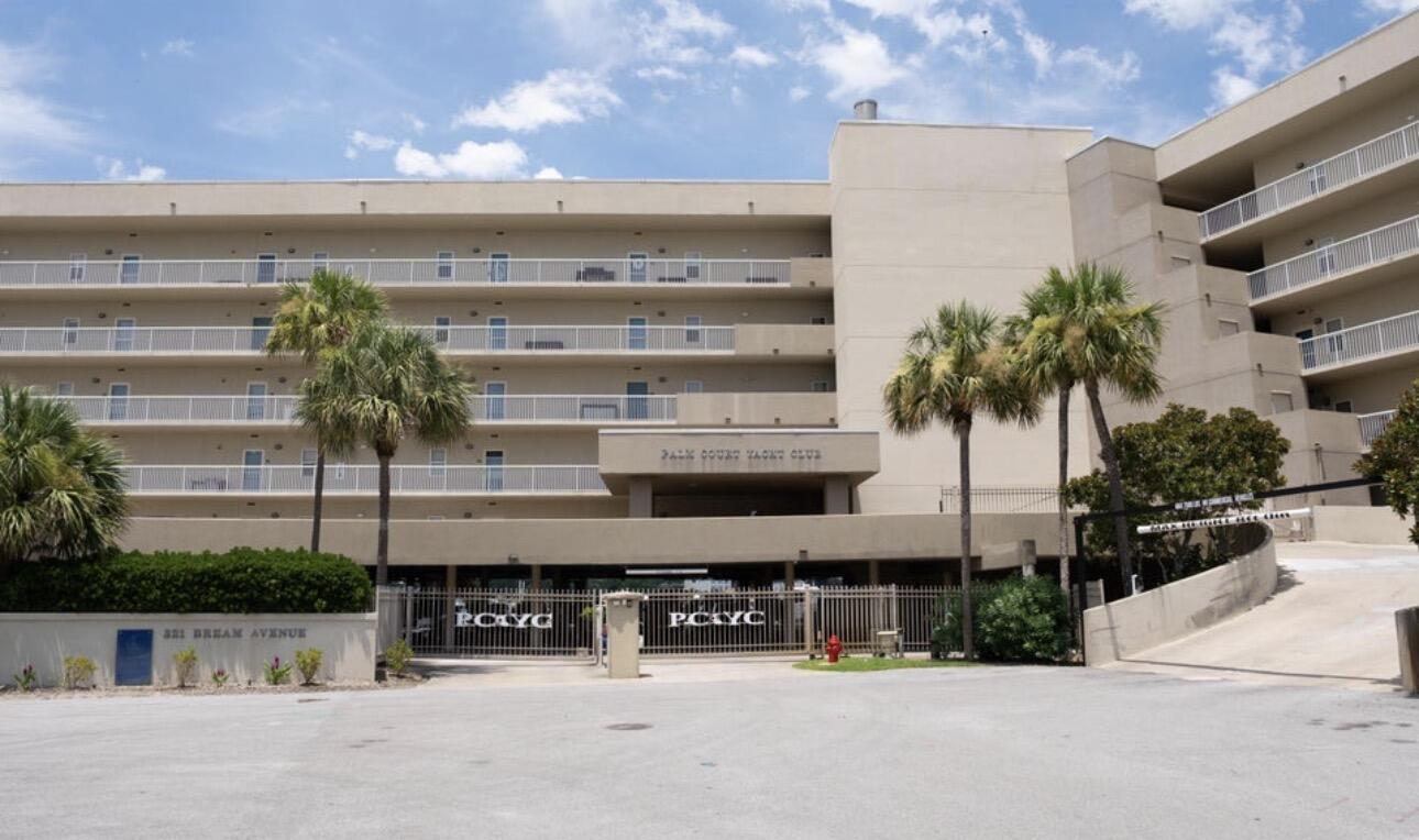 PALM COURT YACHT CLUB - Residential