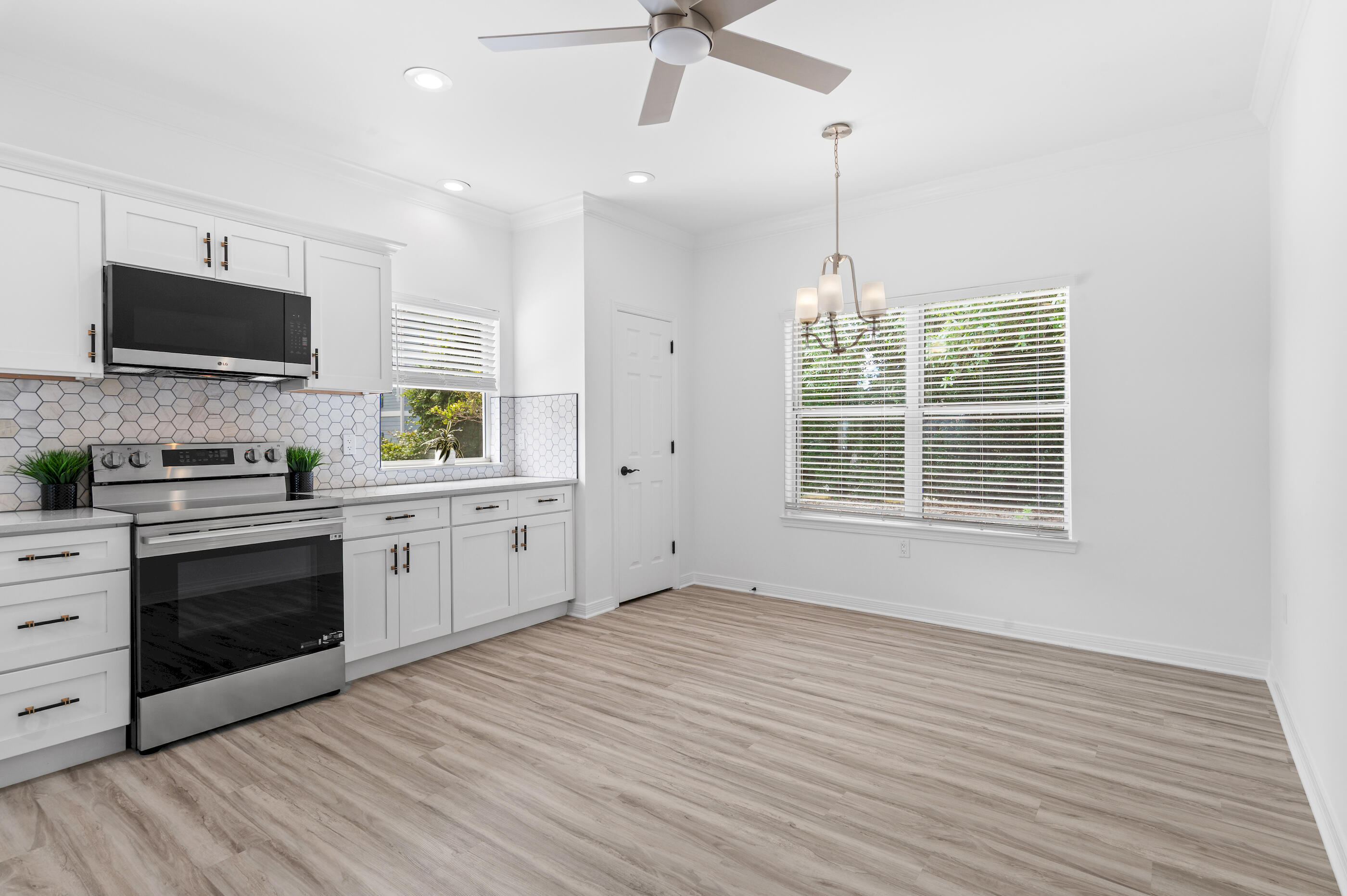EASTERN LAKE S/D - Residential