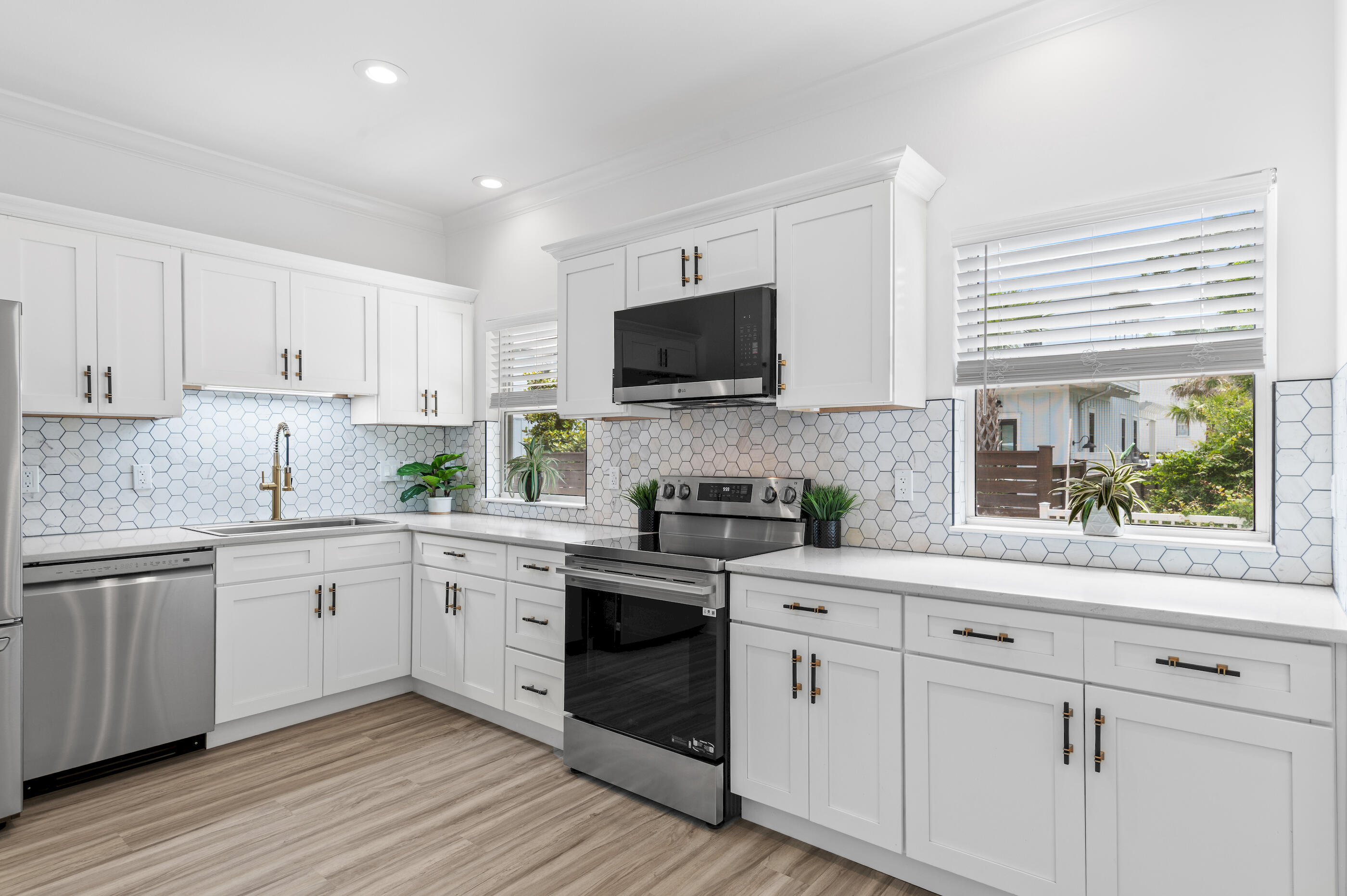 EASTERN LAKE S/D - Residential