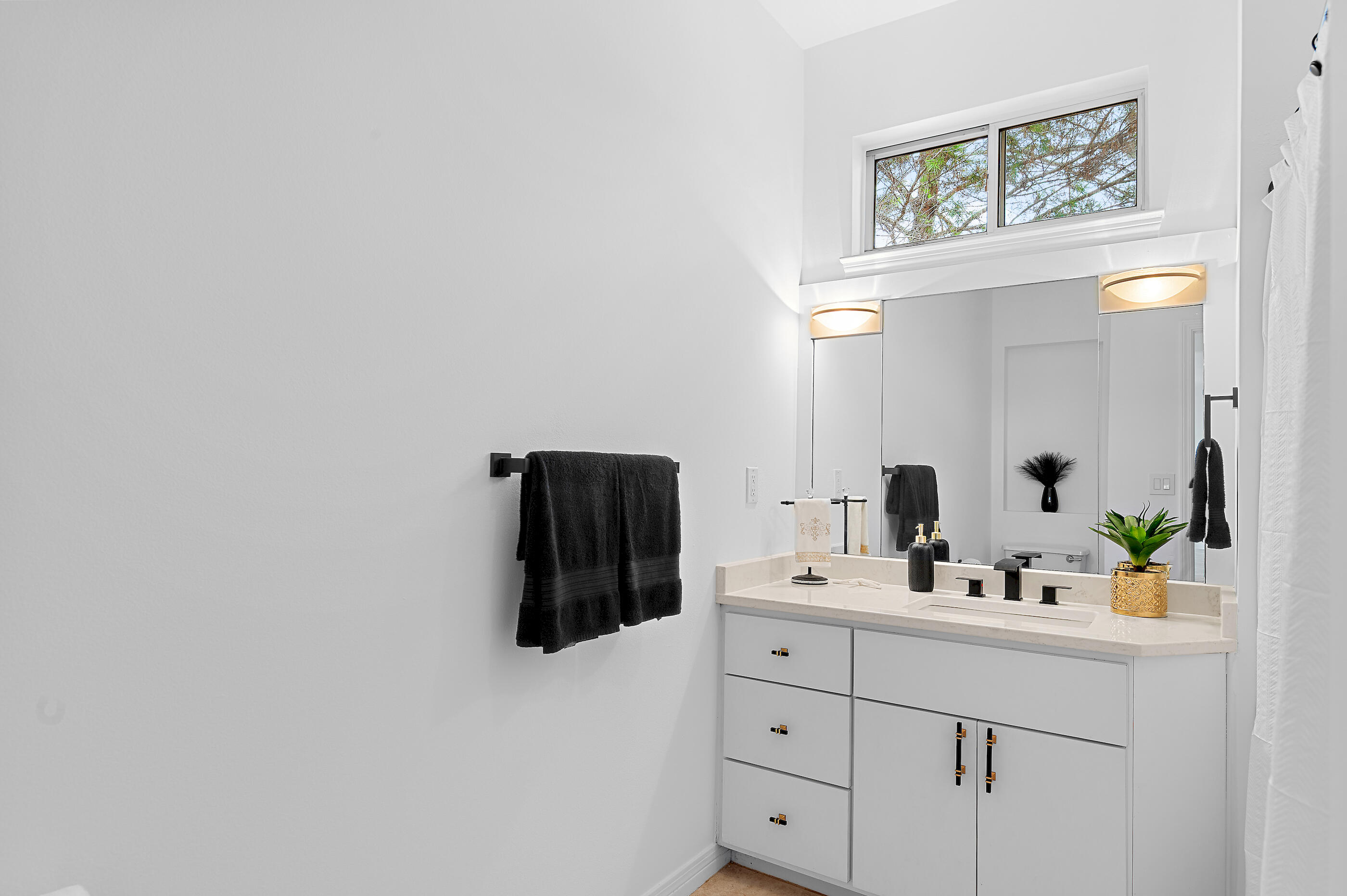 EASTERN LAKE S/D - Residential