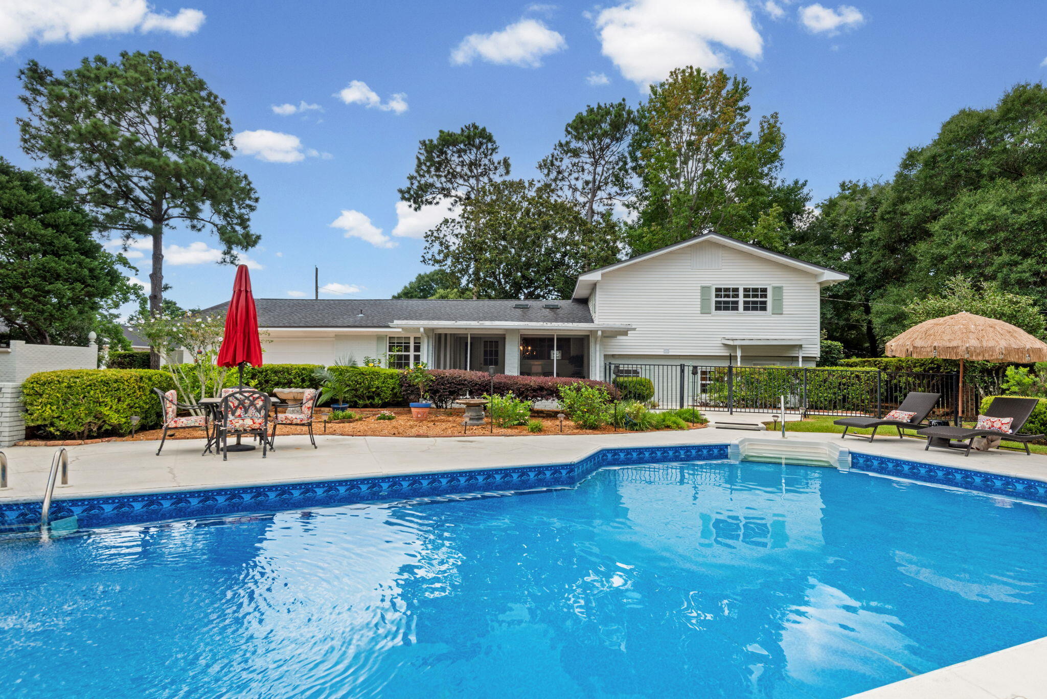 BAYOU POQUITO - Residential