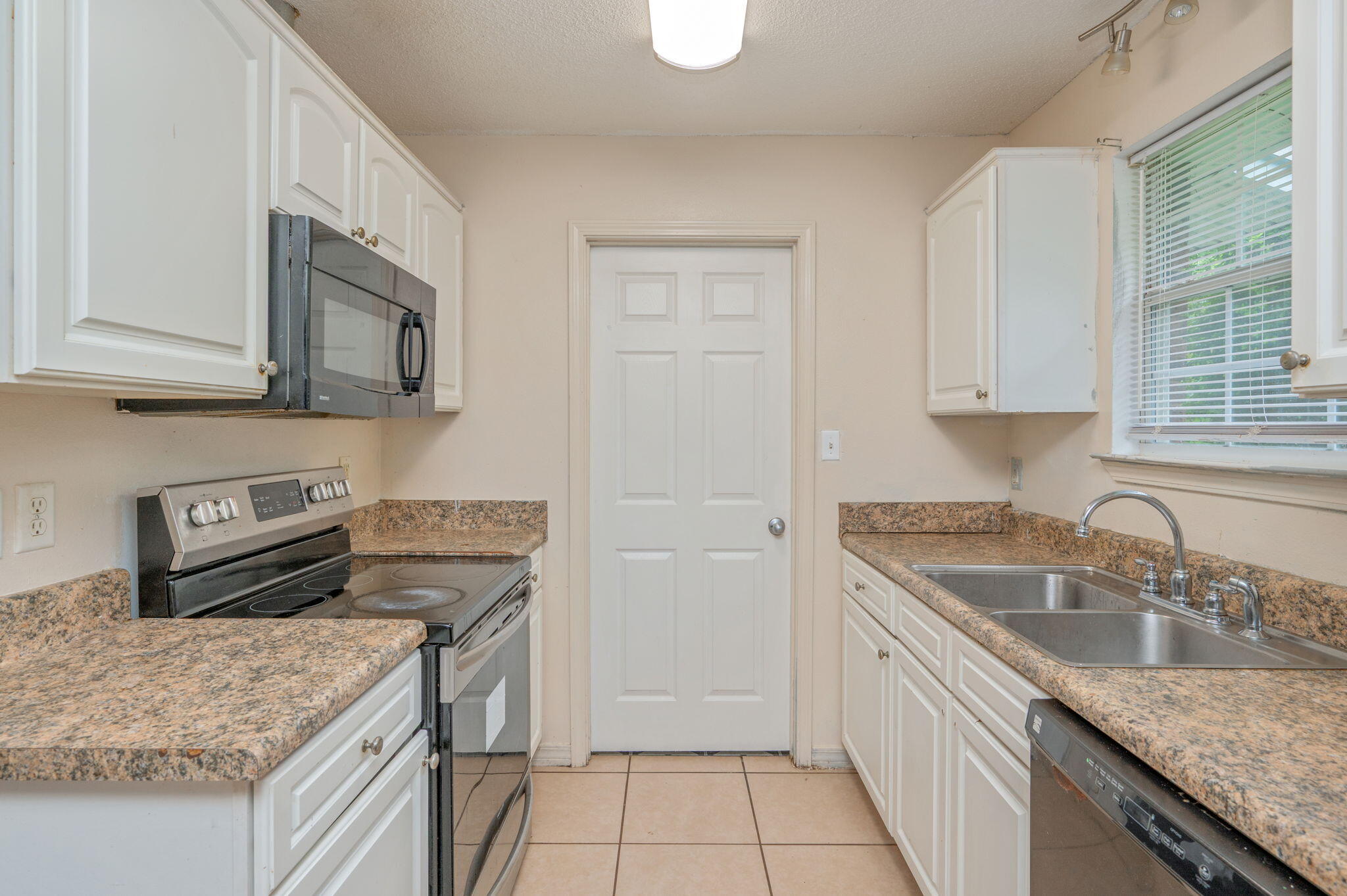 FAIRVIEW ADDN TO CRESTVIEW - Residential