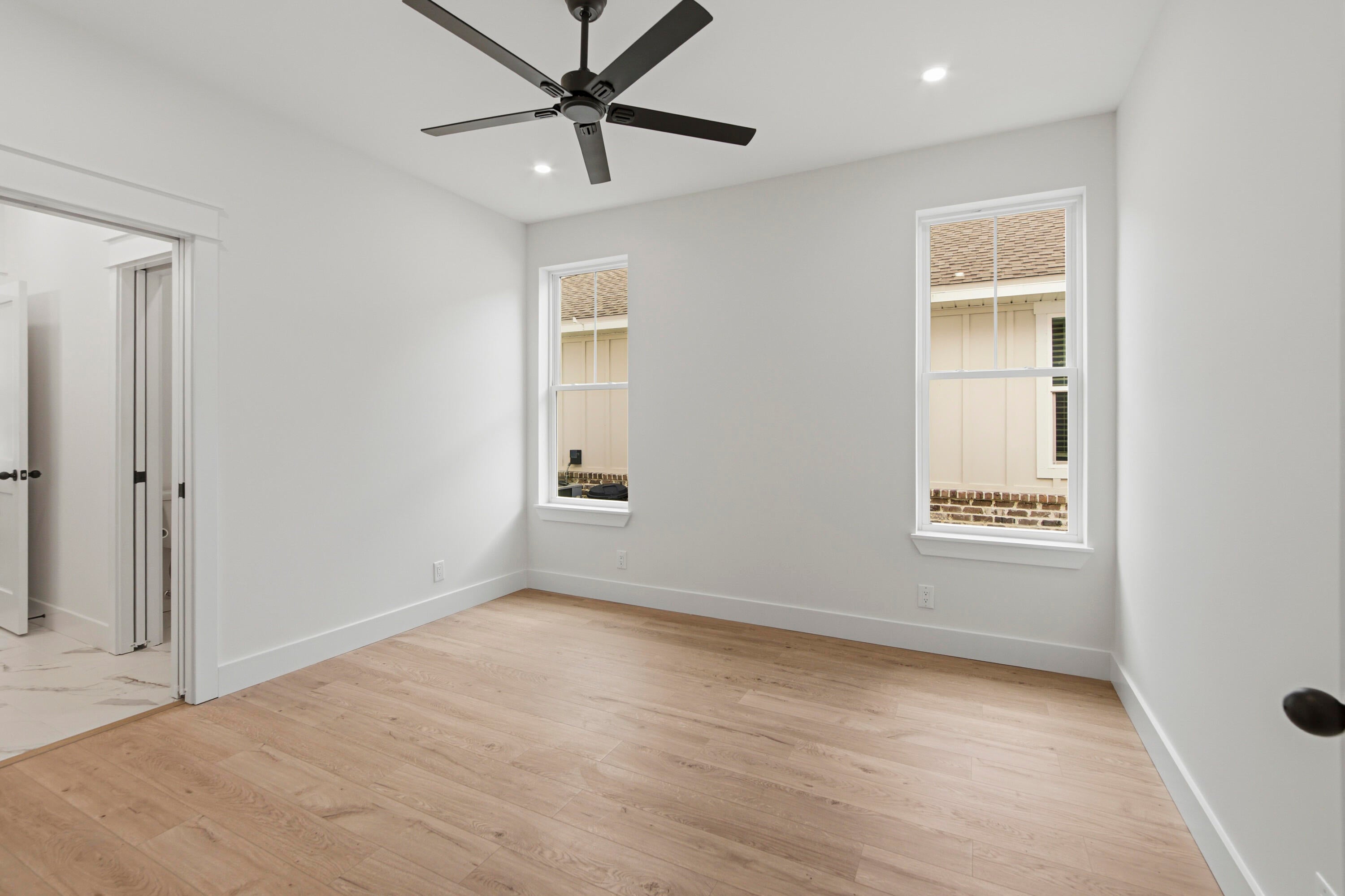 LAGRANGE LANDING - Residential
