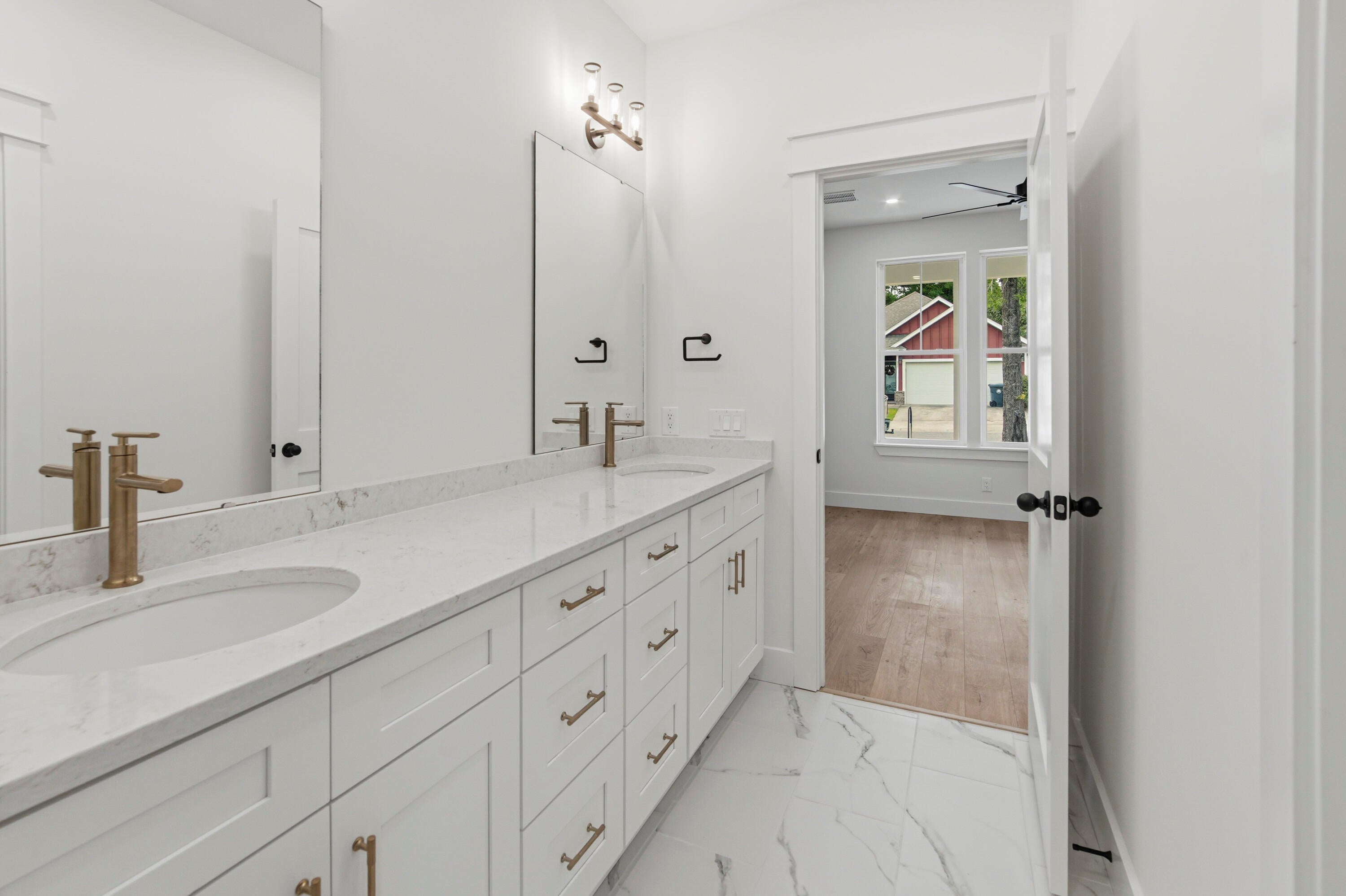 LAGRANGE LANDING - Residential