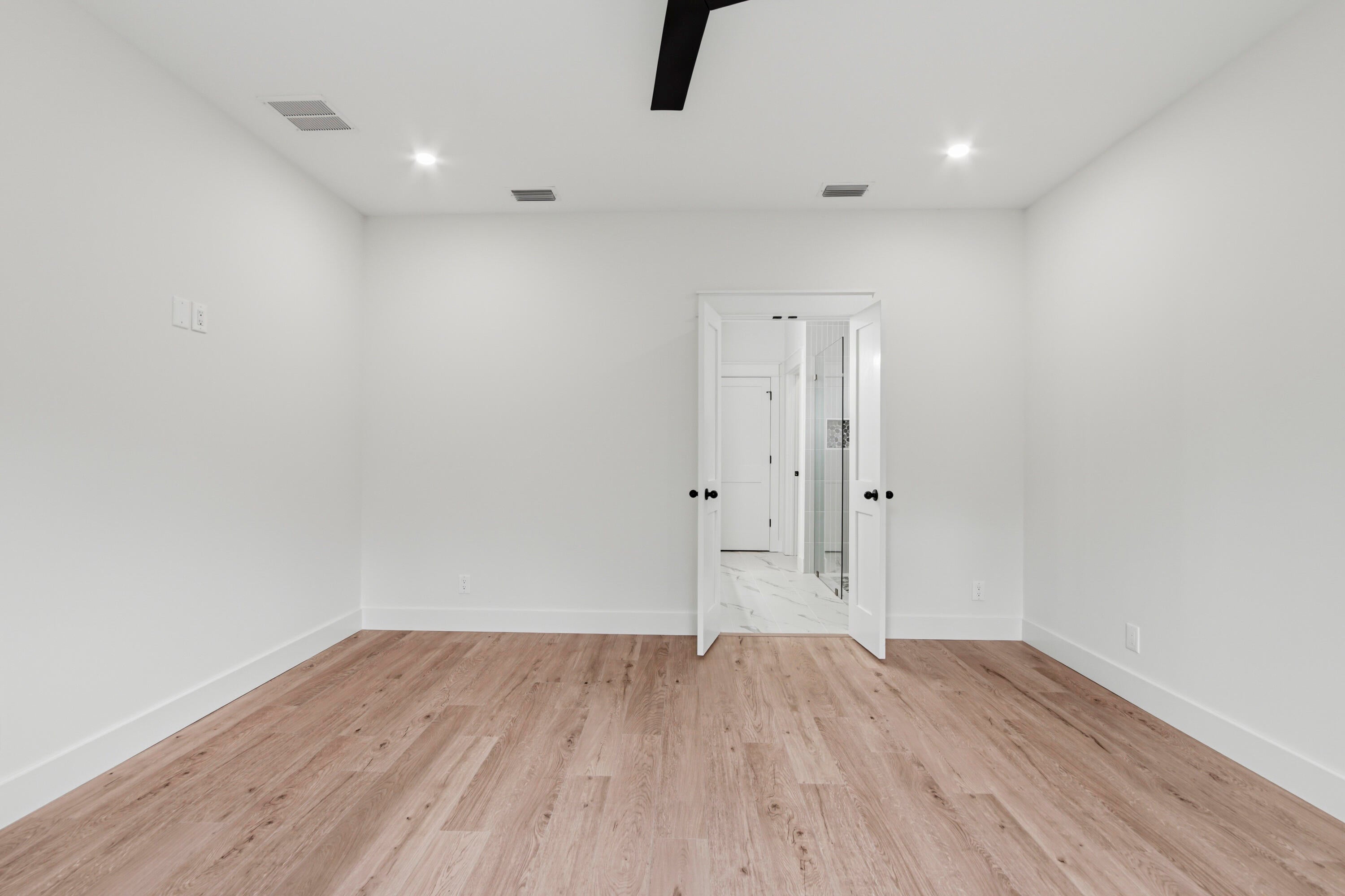 LAGRANGE LANDING - Residential