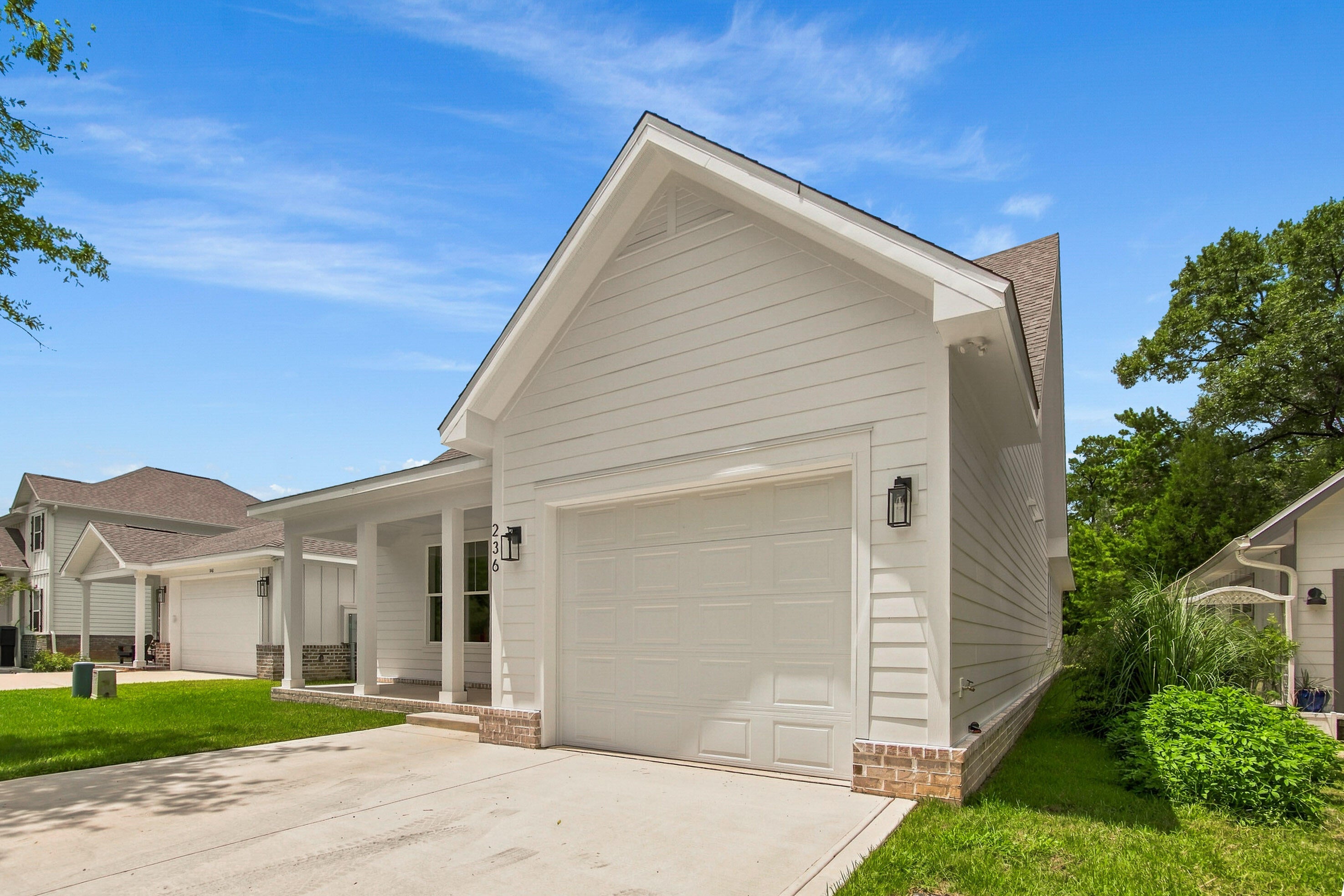 LAGRANGE LANDING - Residential