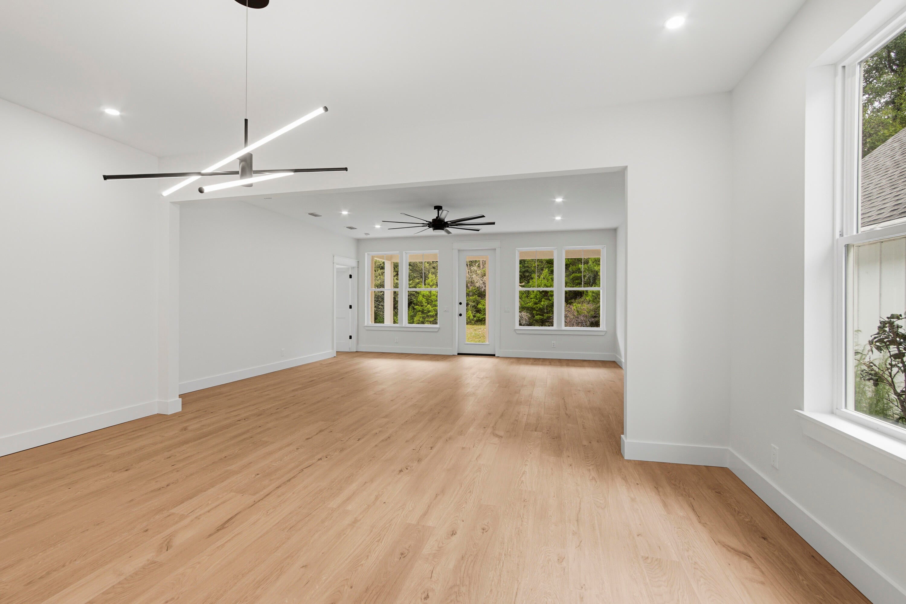LAGRANGE LANDING - Residential