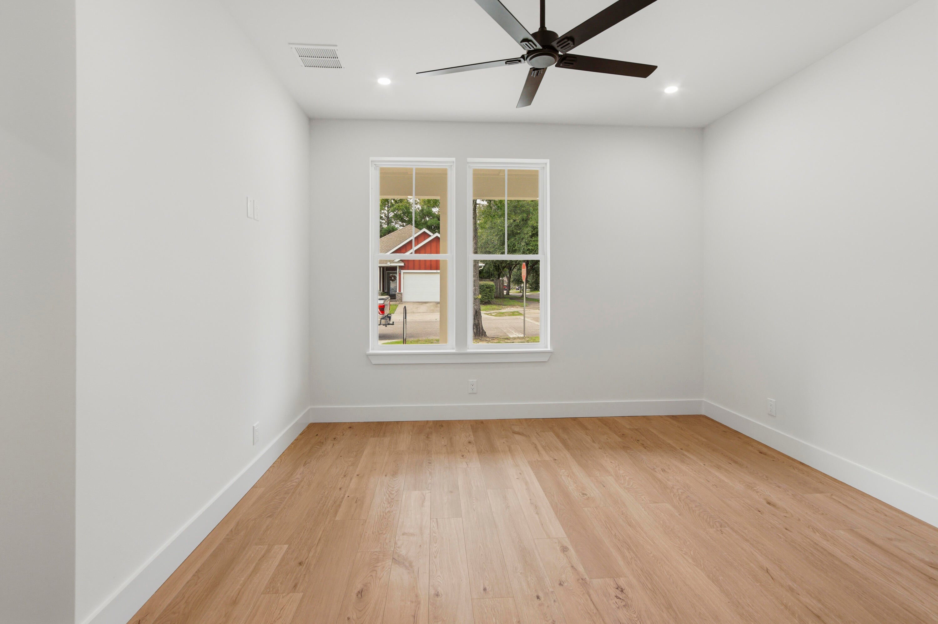 LAGRANGE LANDING - Residential