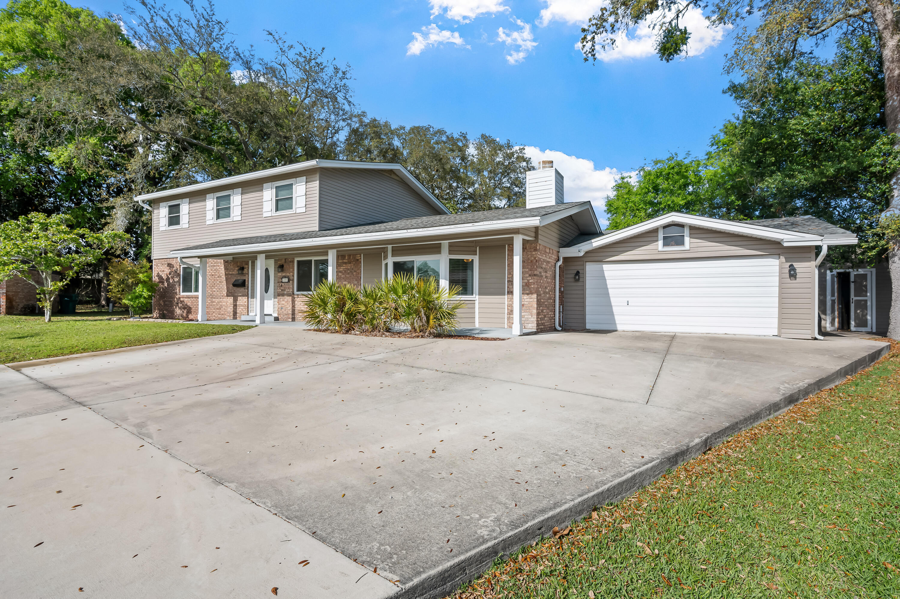 PINE LAKE - Residential