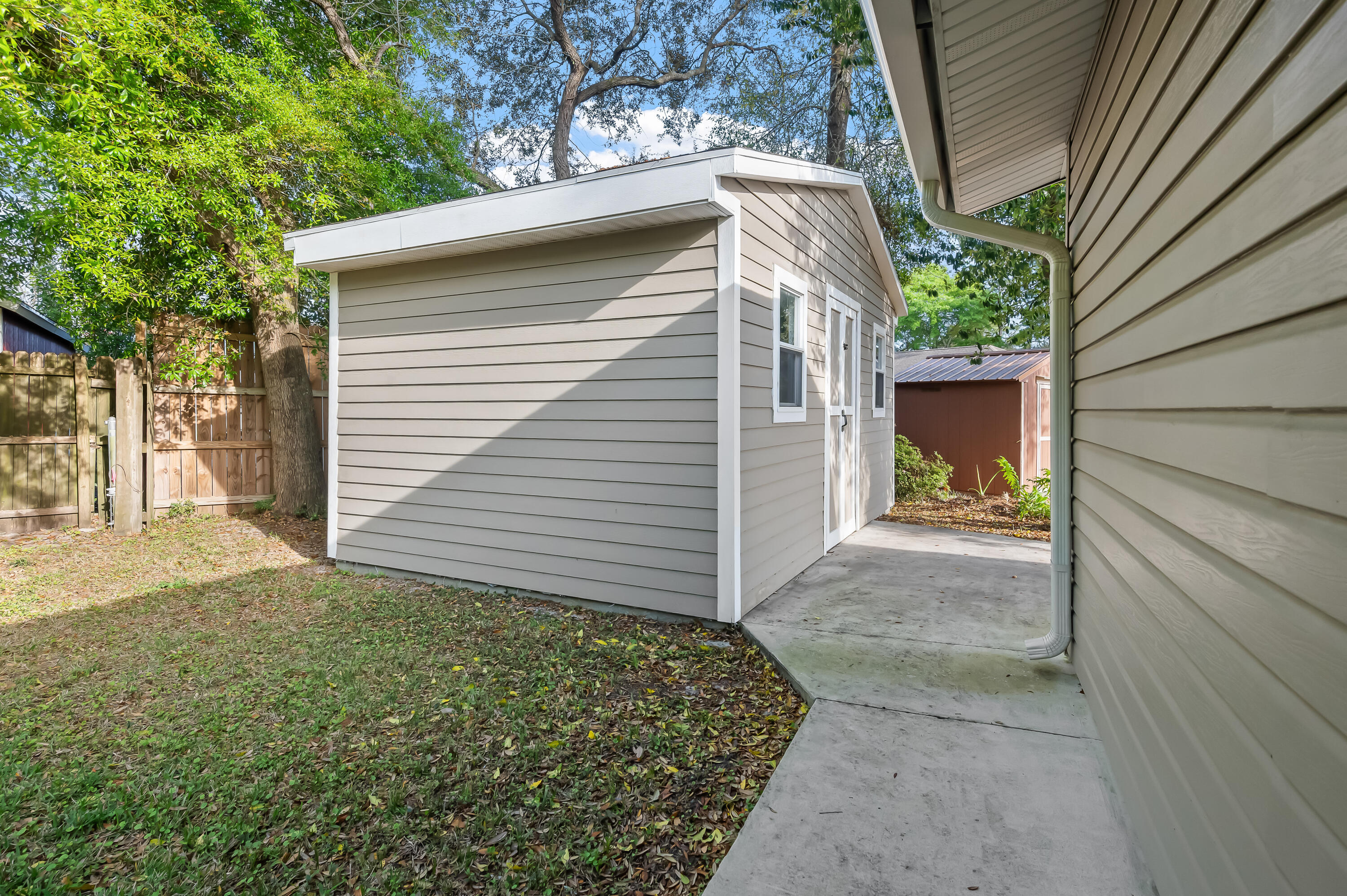 PINE LAKE - Residential