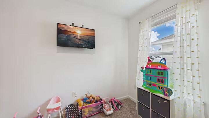 OWL'S HEAD - Residential Lease