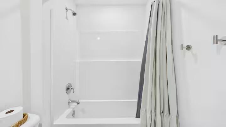 OWL'S HEAD - Residential Lease