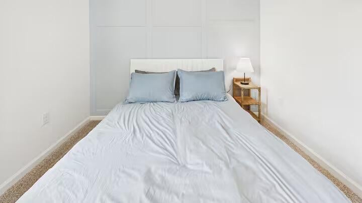 OWL'S HEAD - Residential Lease