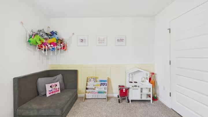 OWL'S HEAD - Residential Lease