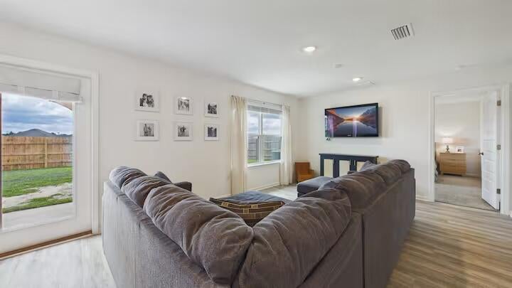 OWL'S HEAD - Residential Lease