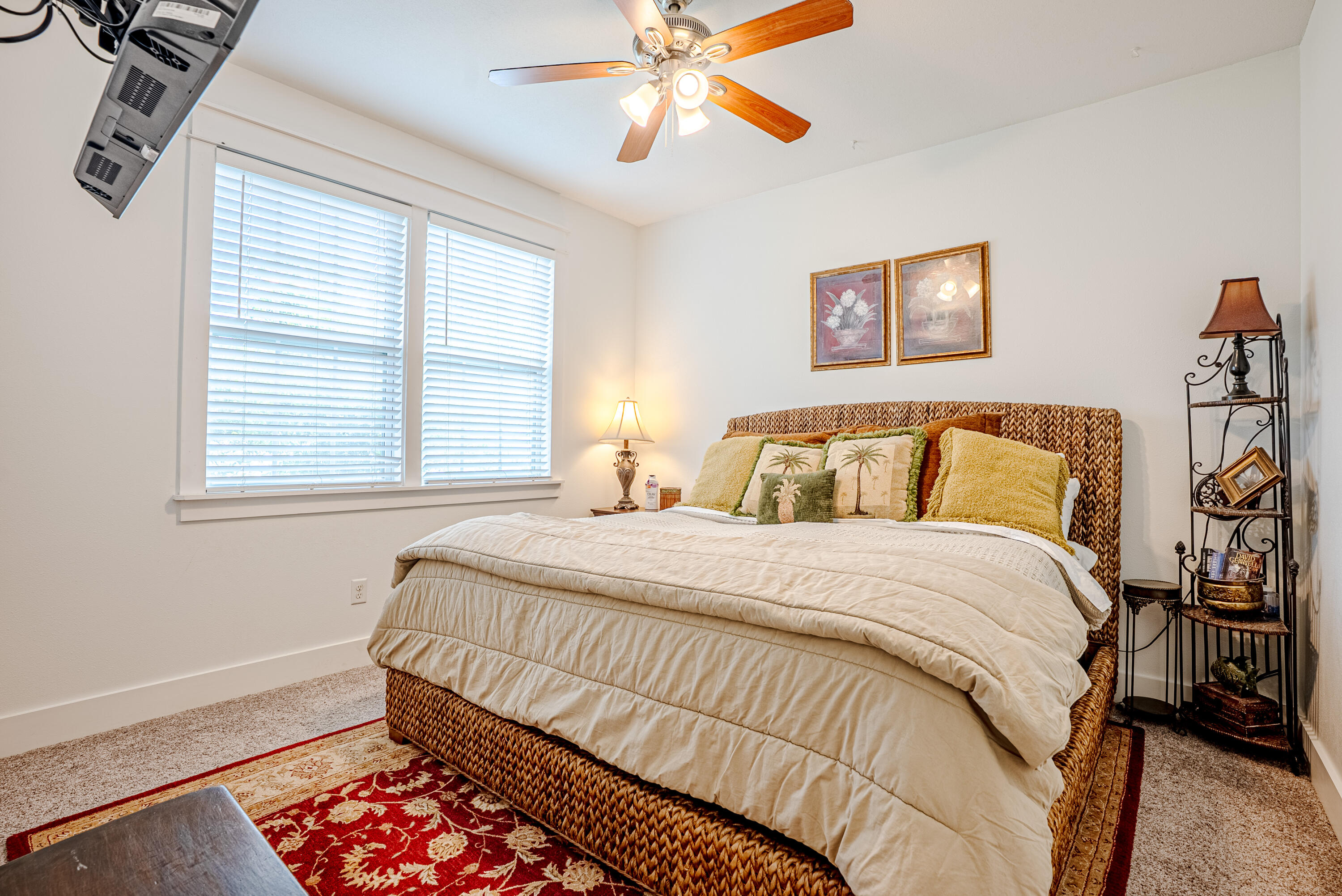 PARADISE GROVE - Residential