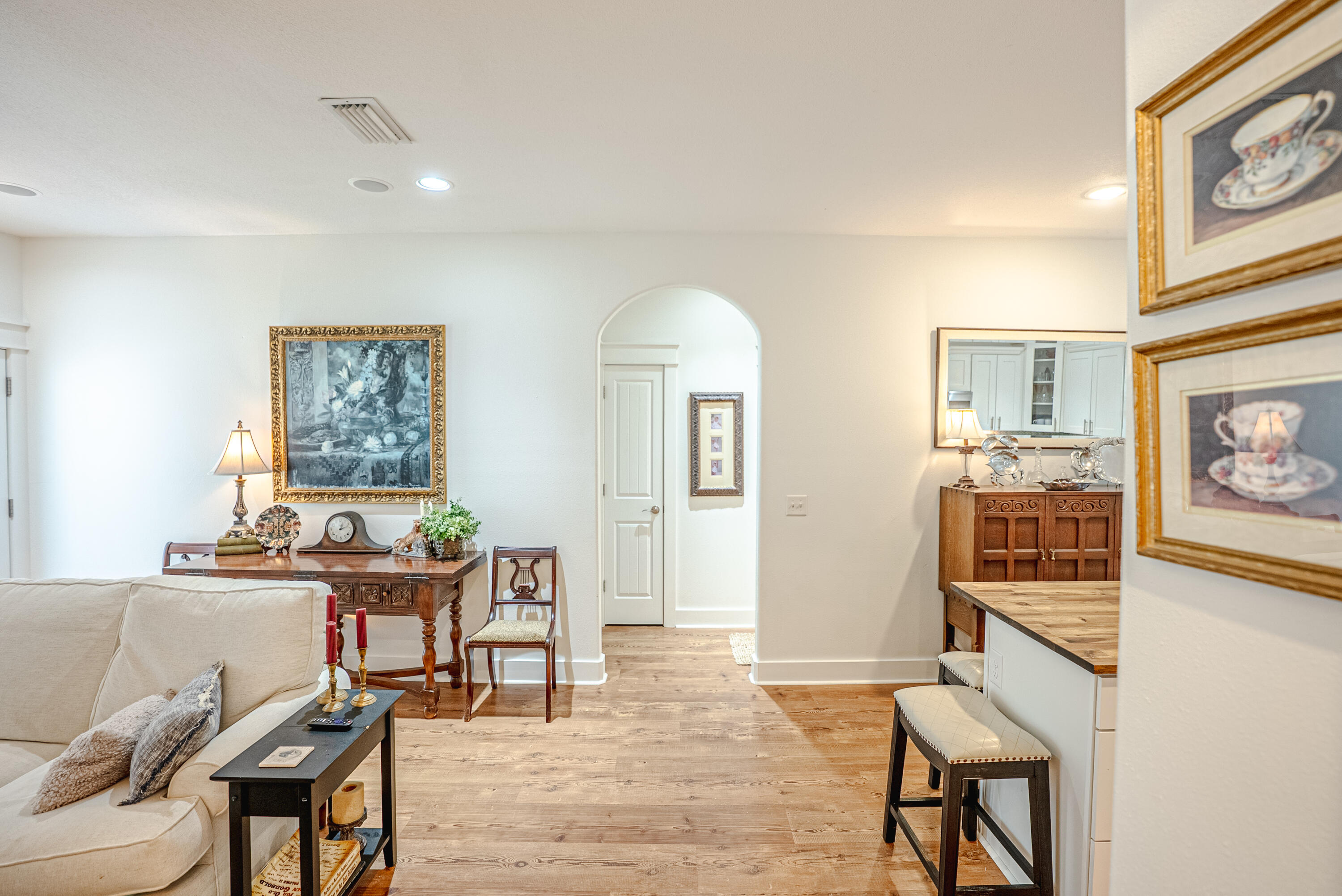 PARADISE GROVE - Residential