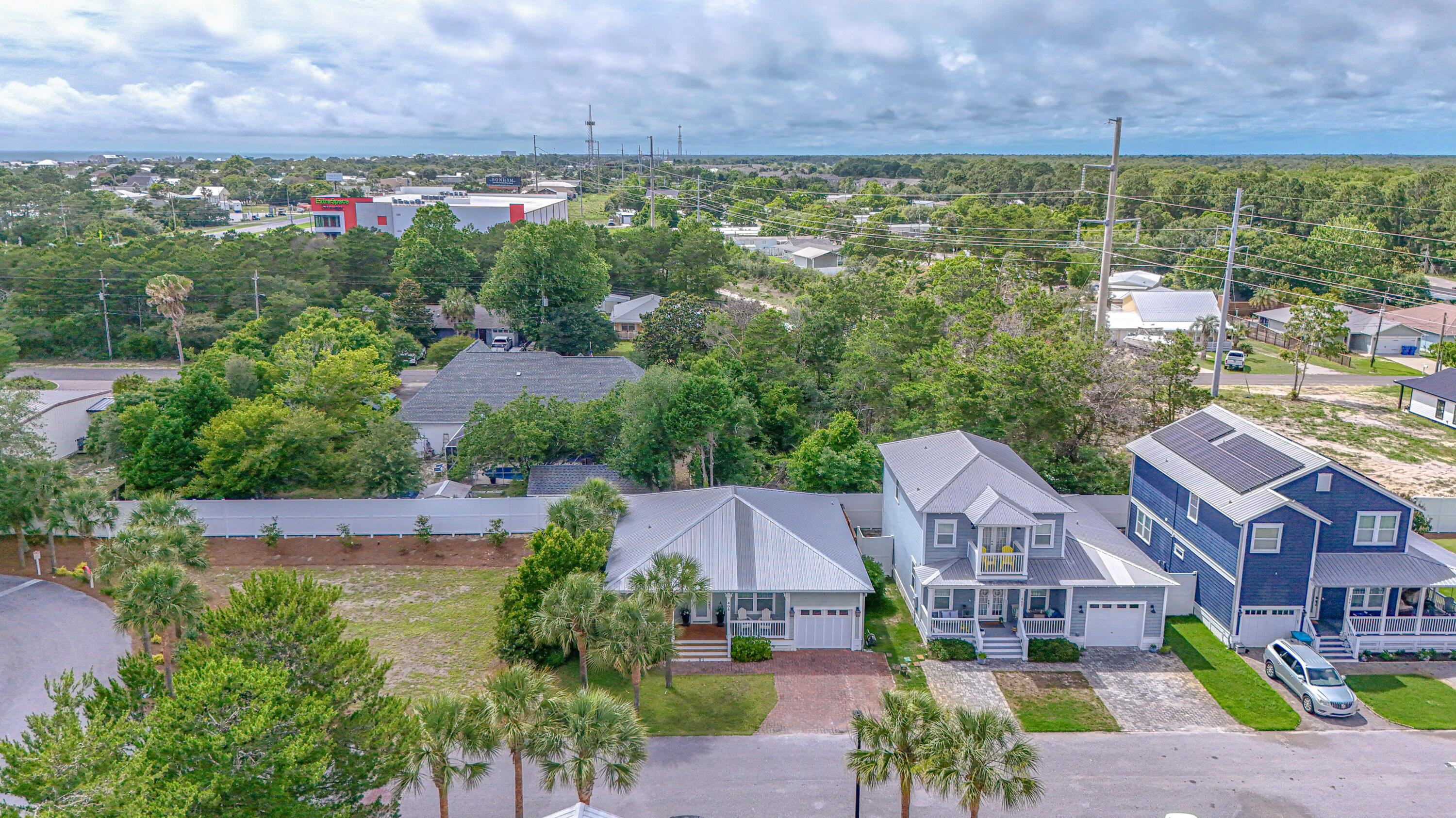 PARADISE GROVE - Residential