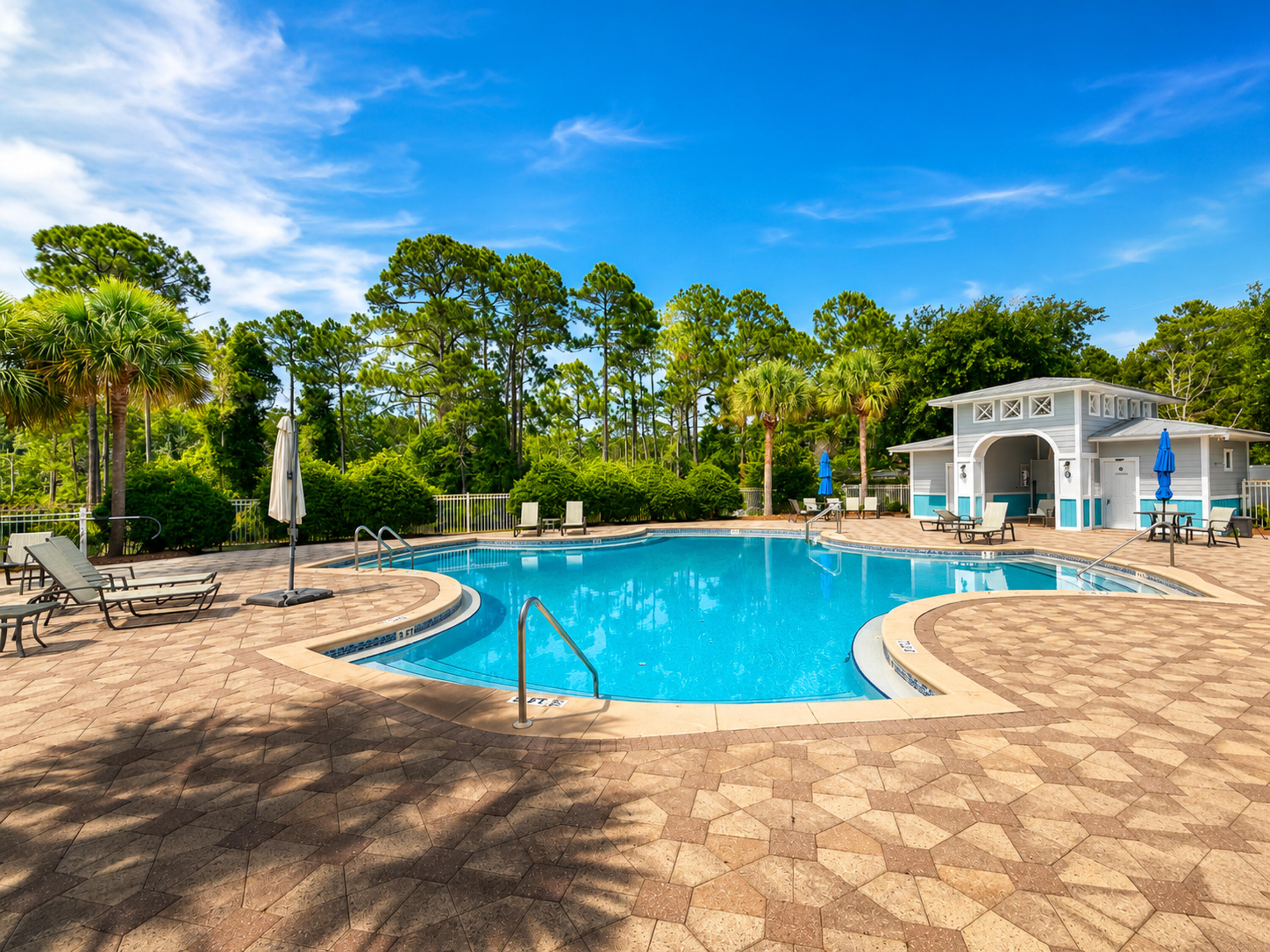 PARADISE GROVE - Residential