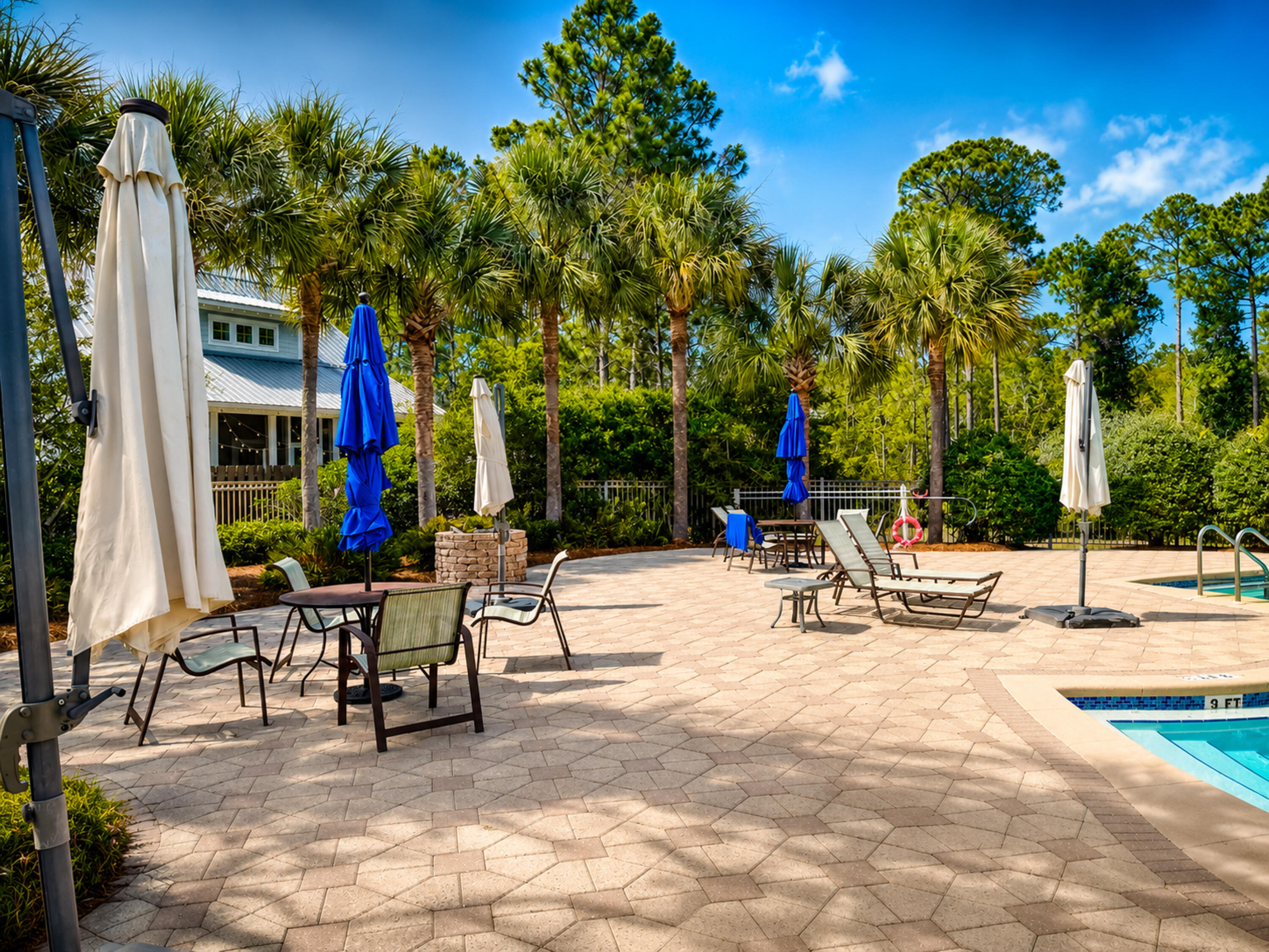 PARADISE GROVE - Residential