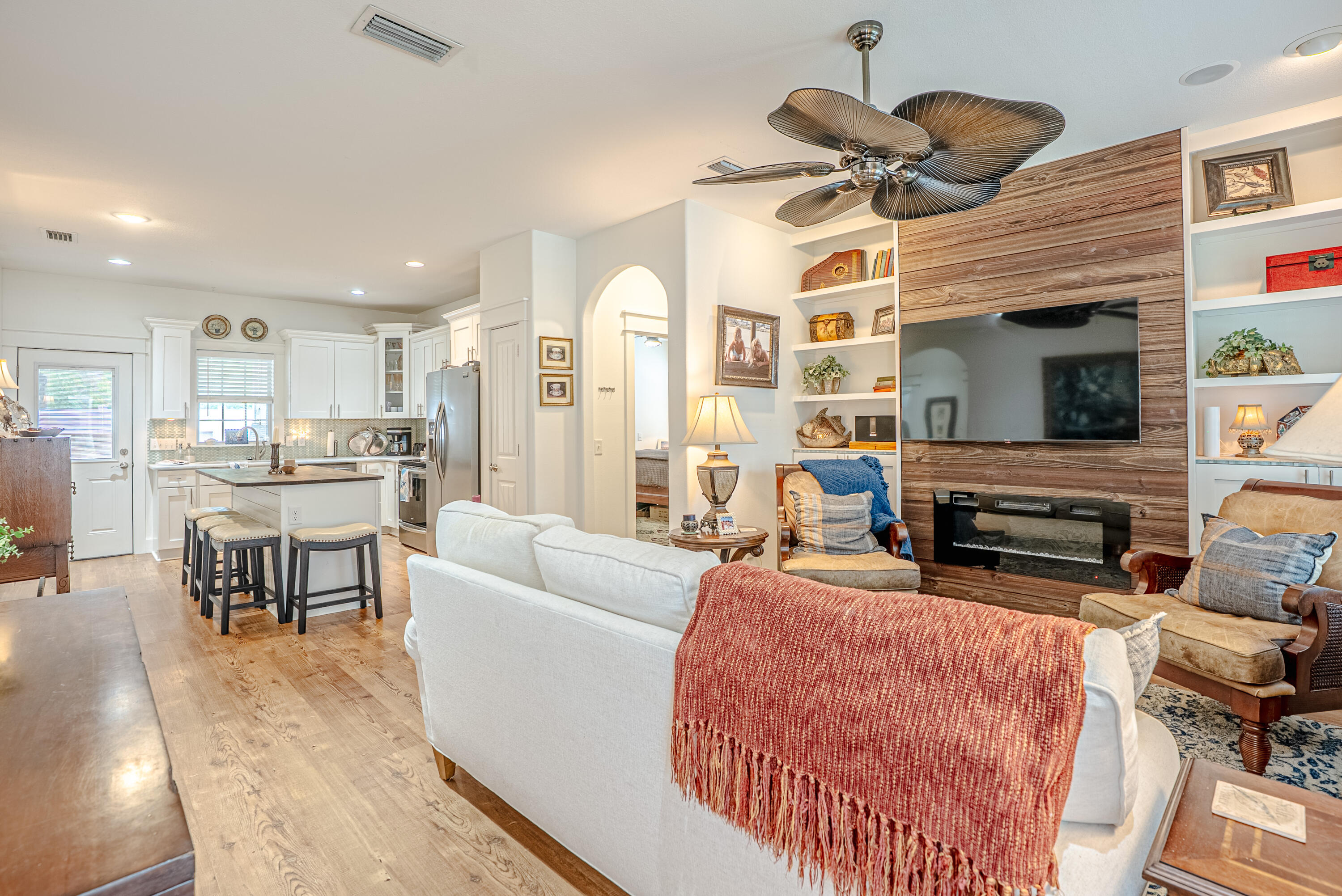 PARADISE GROVE - Residential