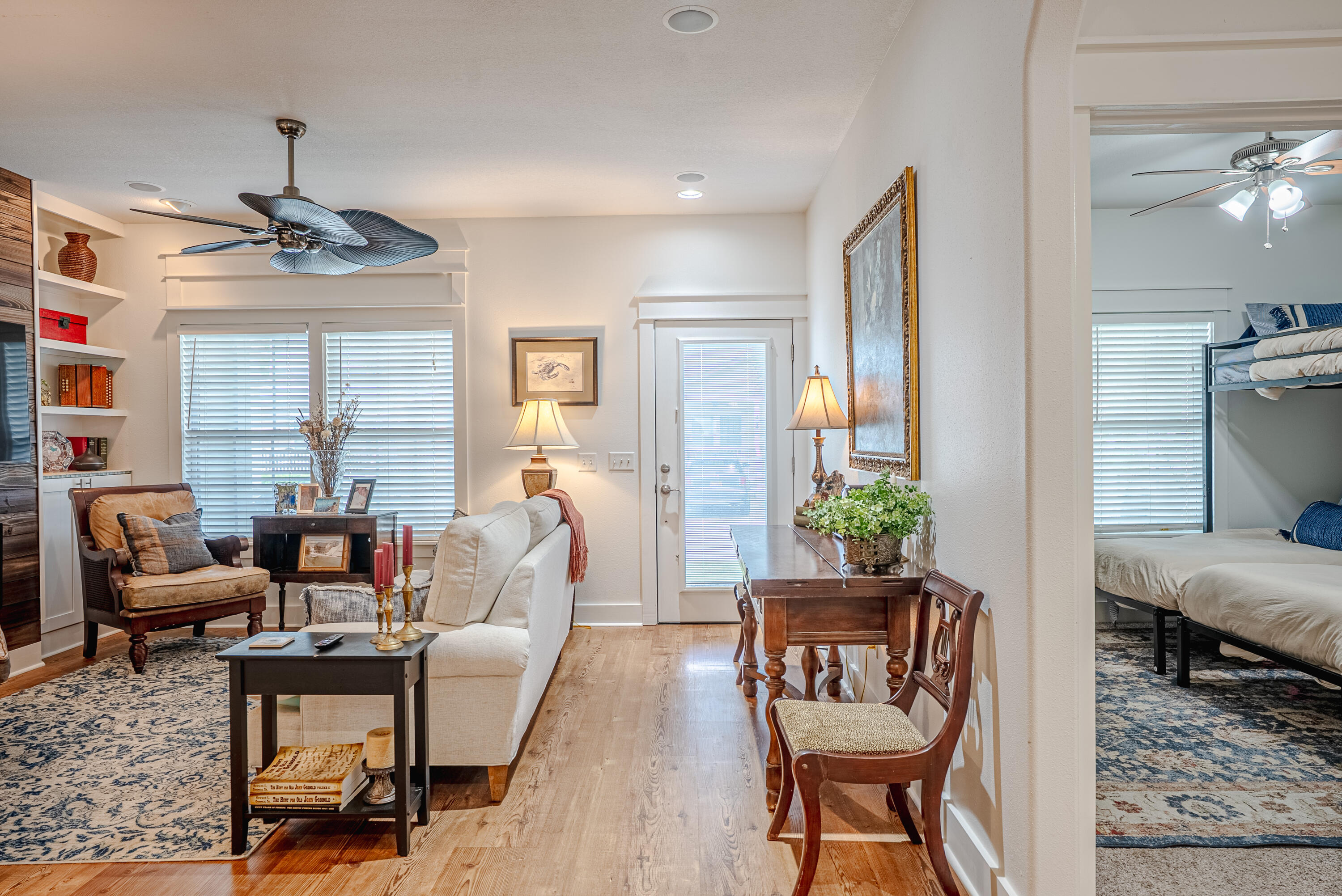 PARADISE GROVE - Residential