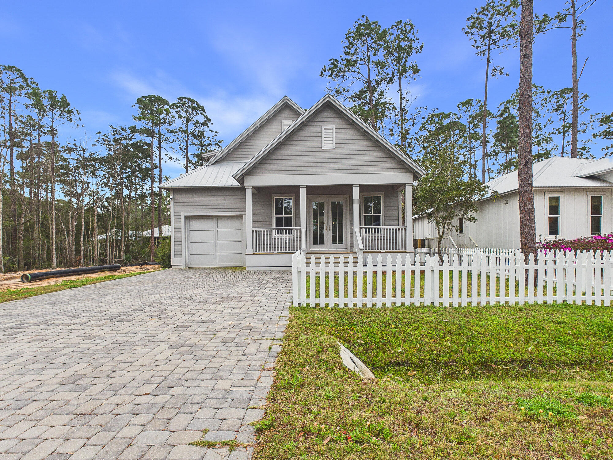 MAGNOLIA BEACH - Residential