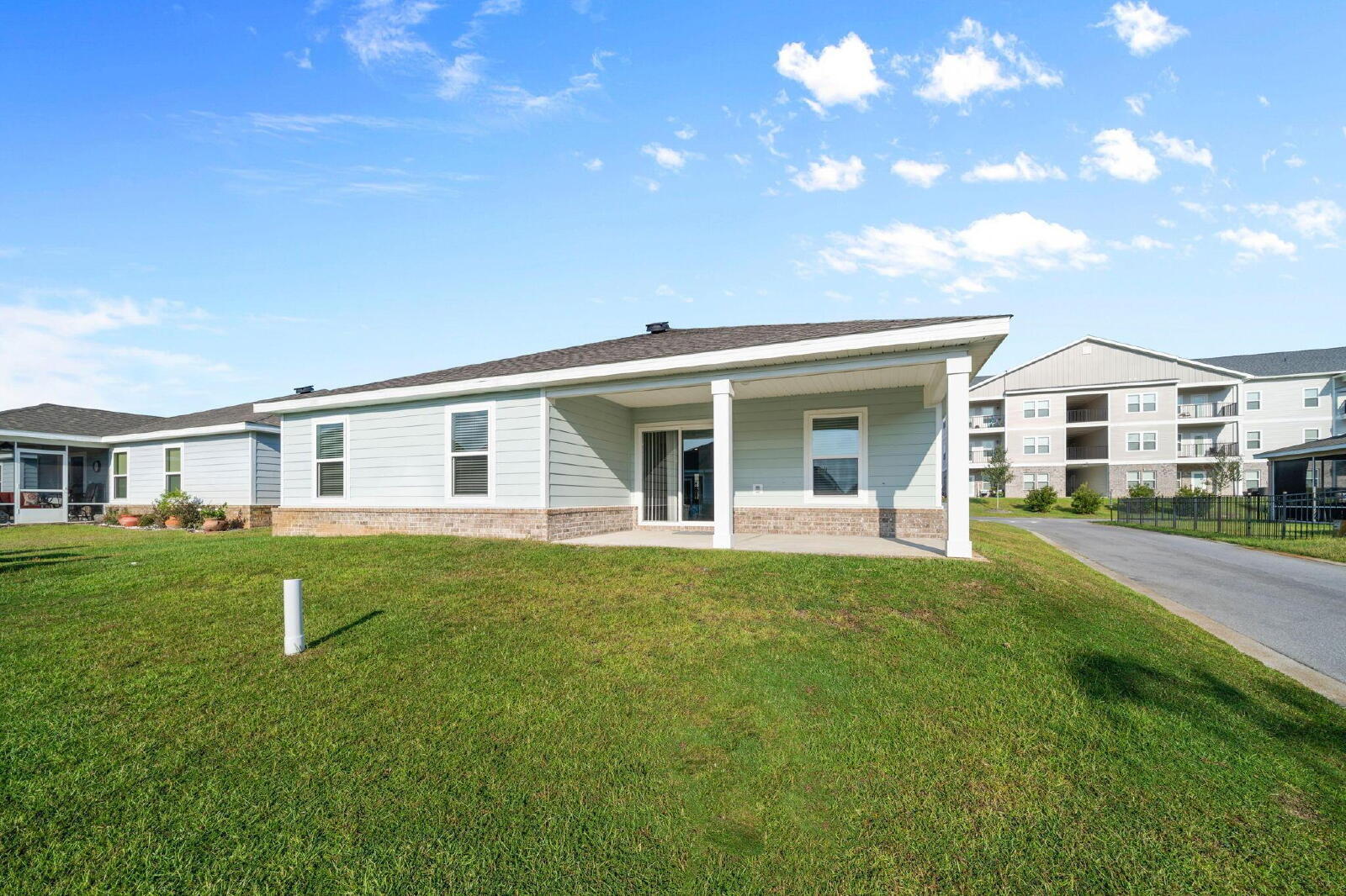 RIVERWALK - Residential Lease