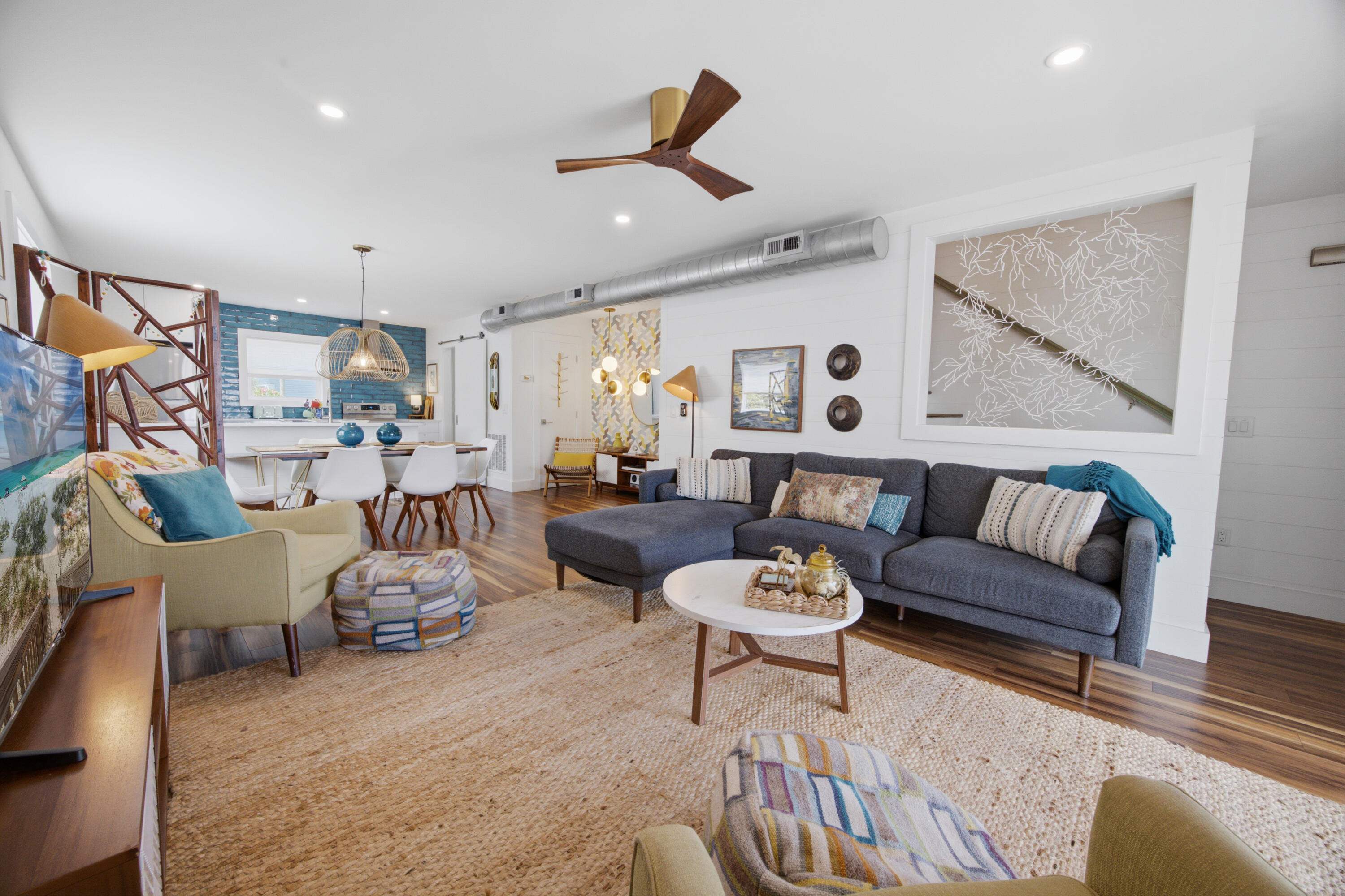 SHORELINE T/H - Residential