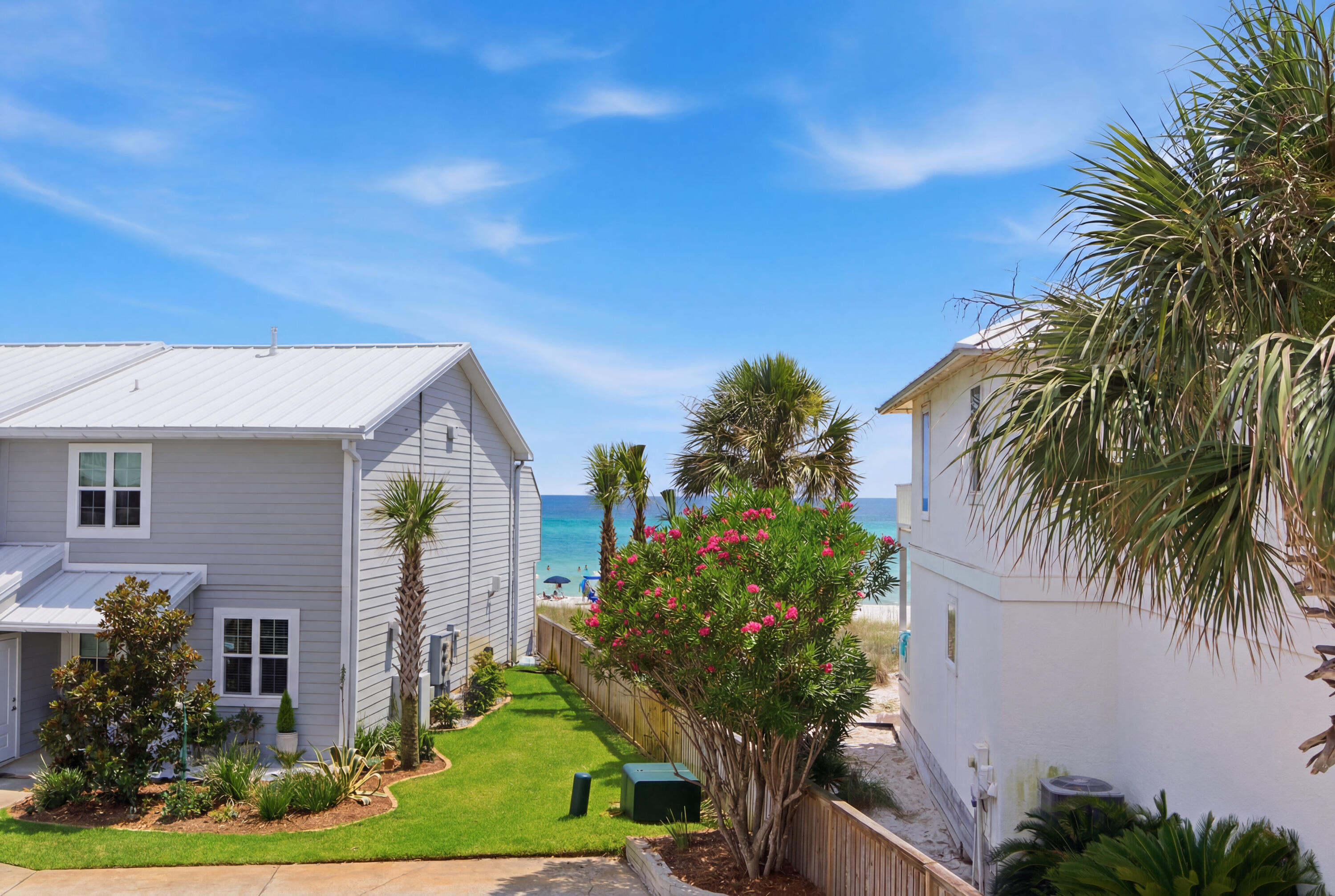 SHORELINE T/H - Residential