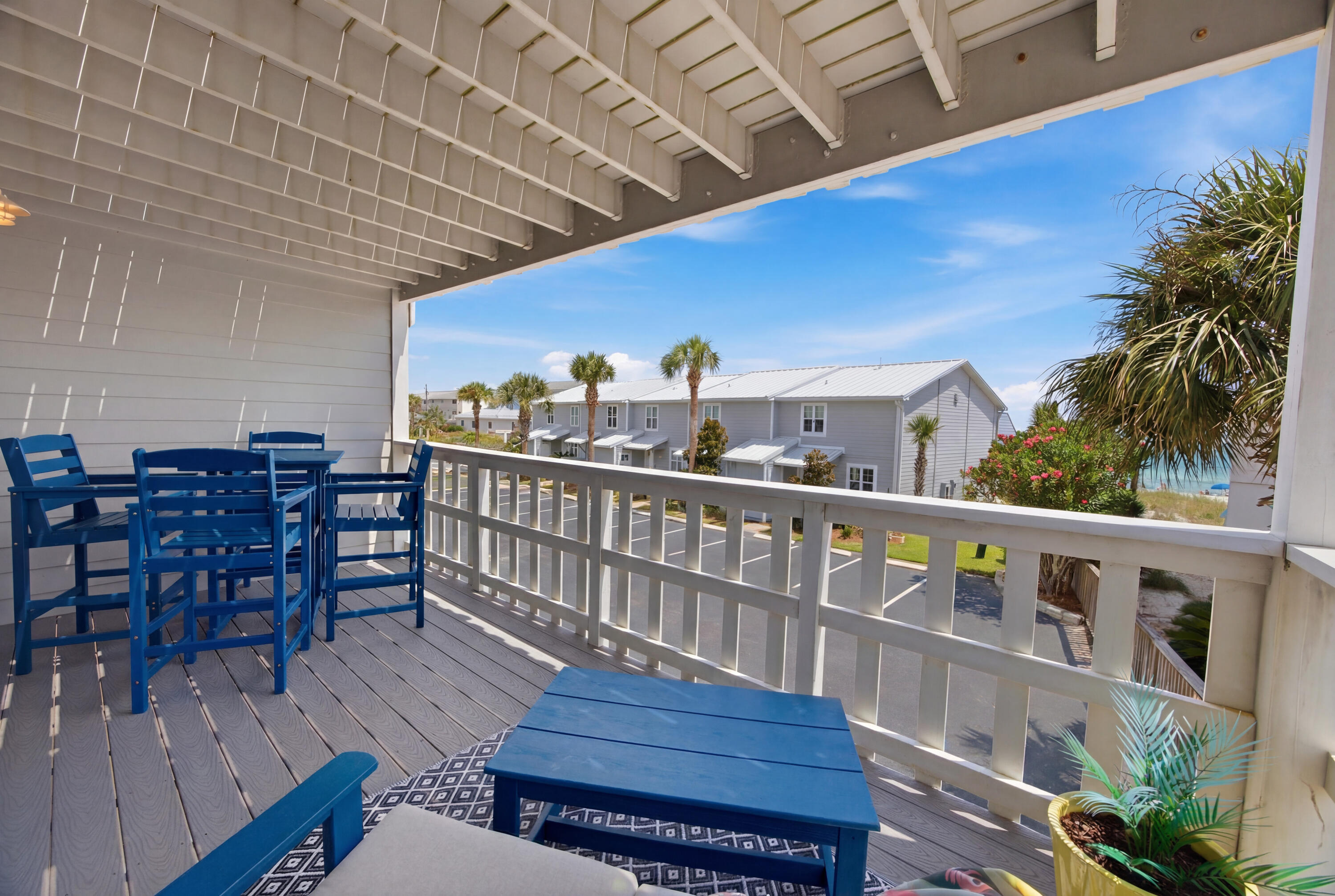 SHORELINE T/H - Residential