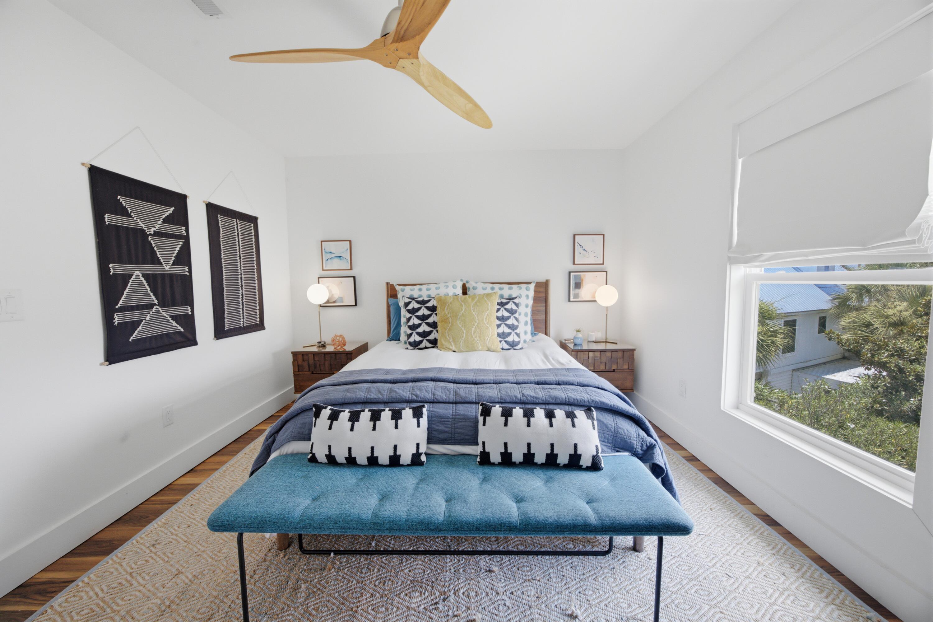 SHORELINE T/H - Residential