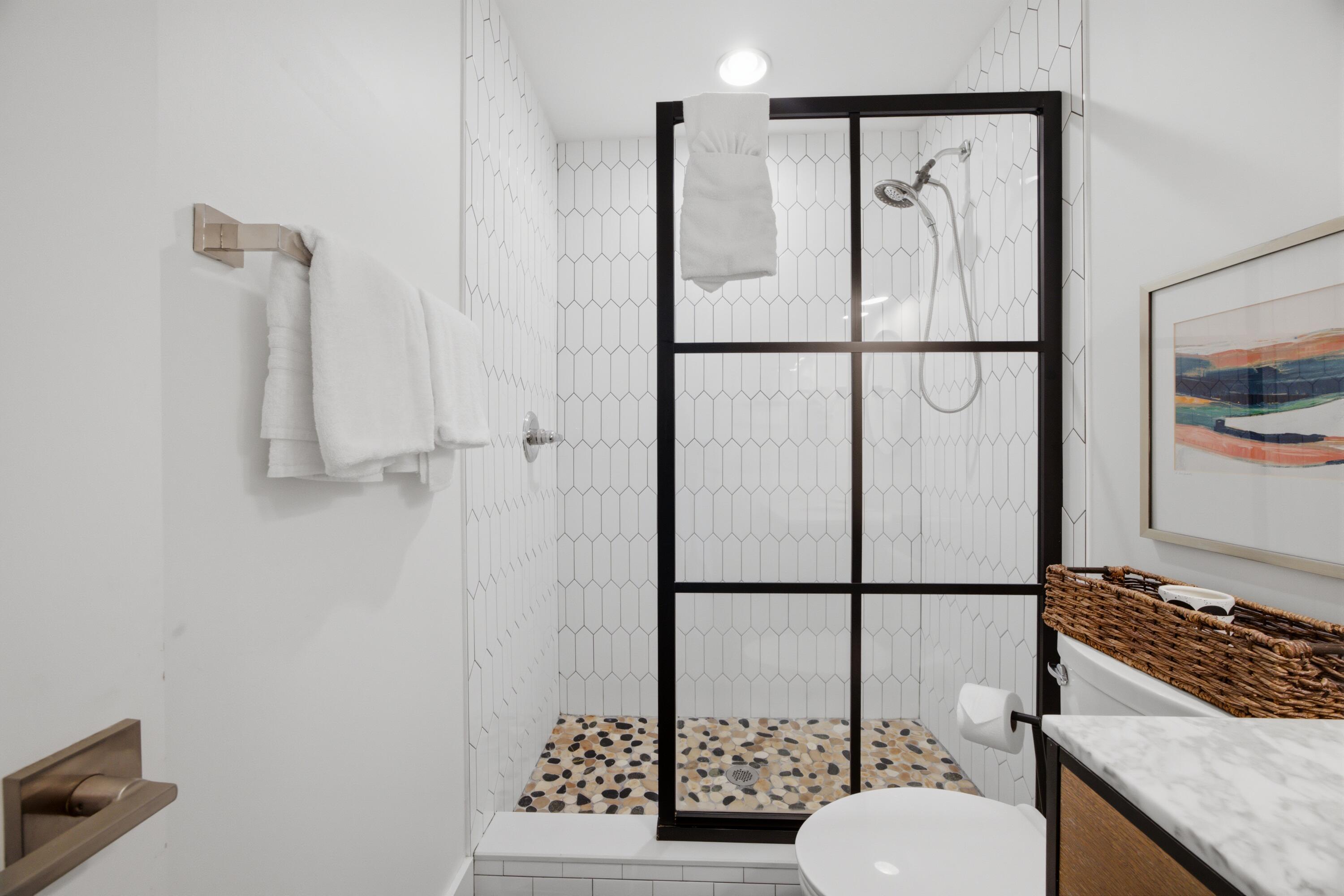 SHORELINE T/H - Residential