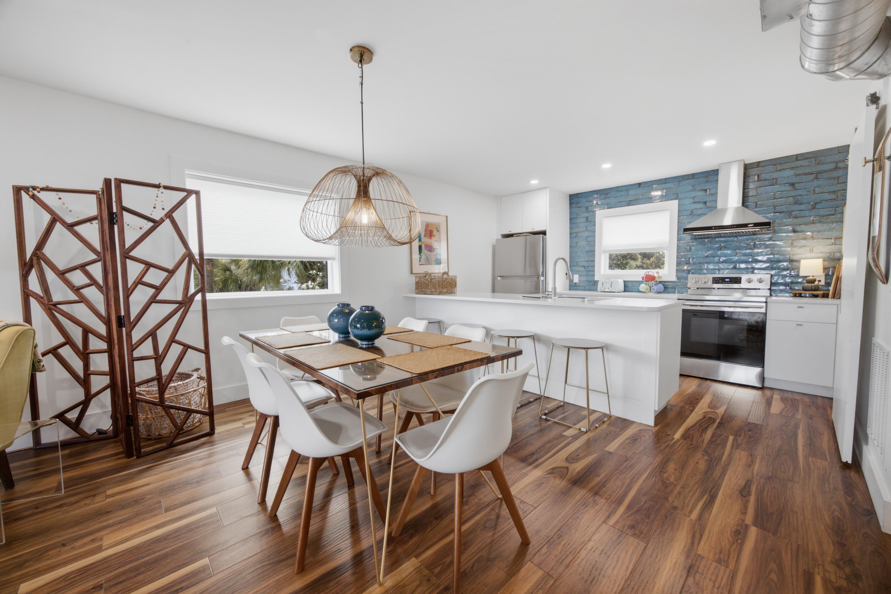 SHORELINE T/H - Residential
