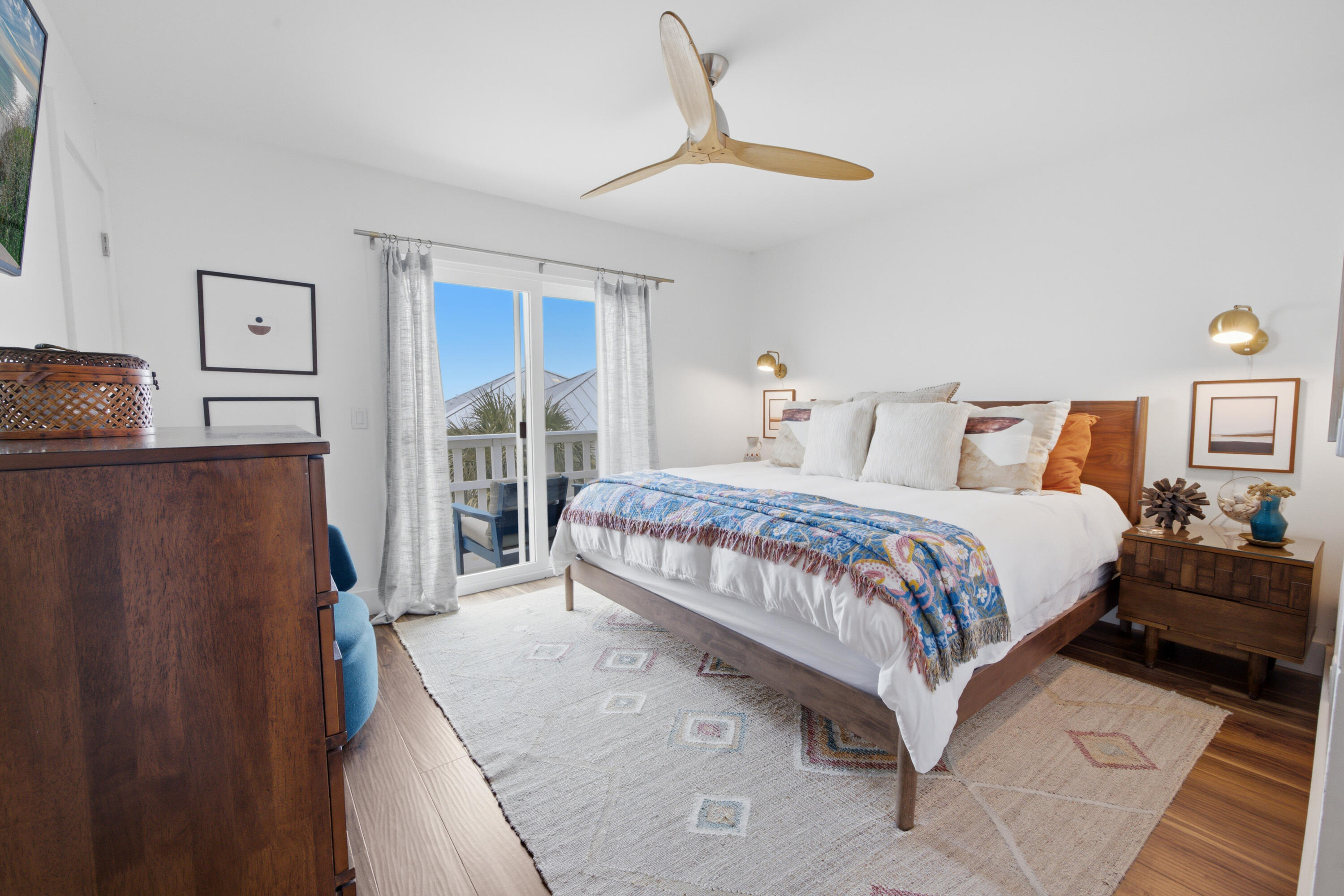 SHORELINE T/H - Residential