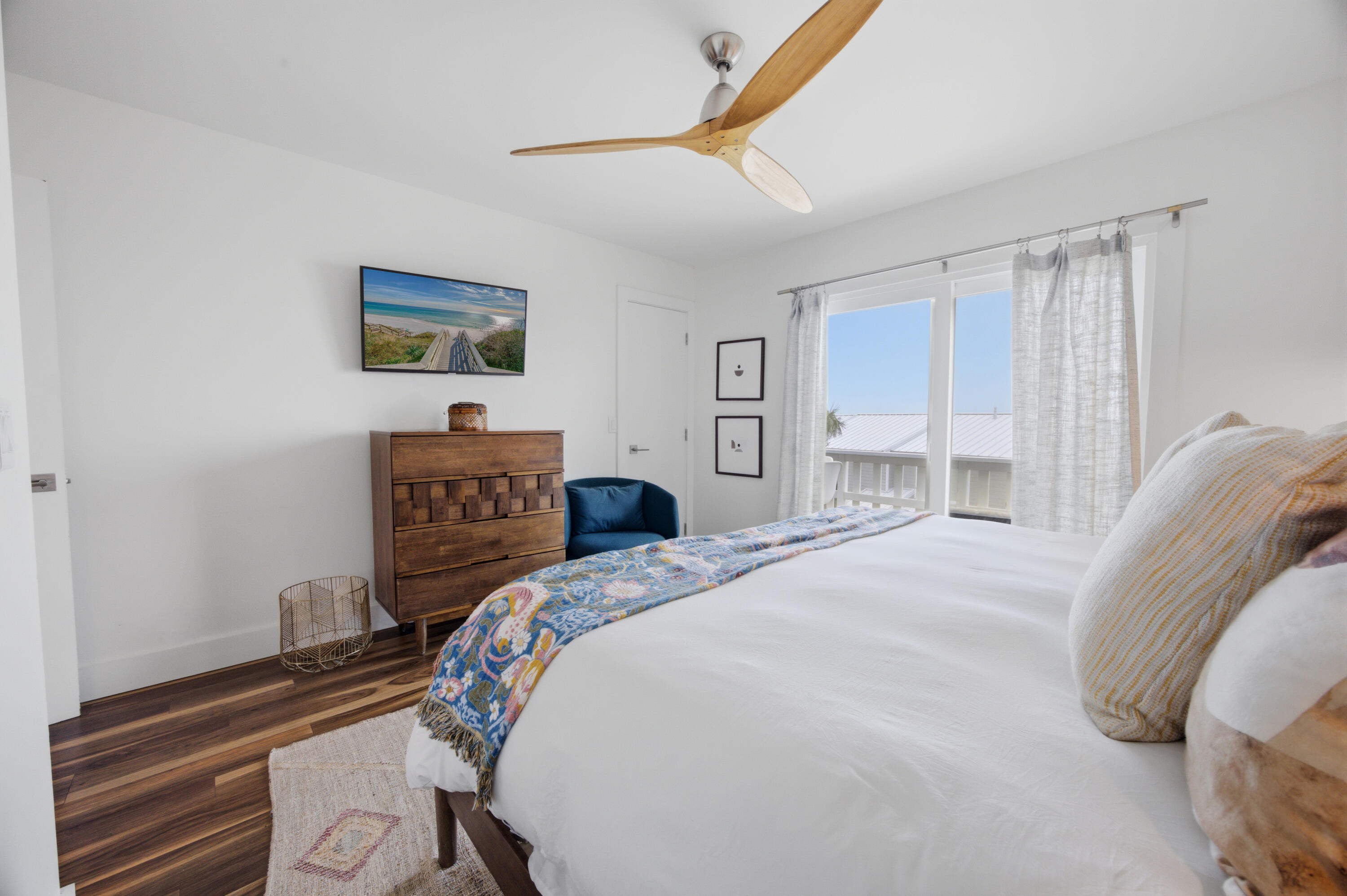 SHORELINE T/H - Residential