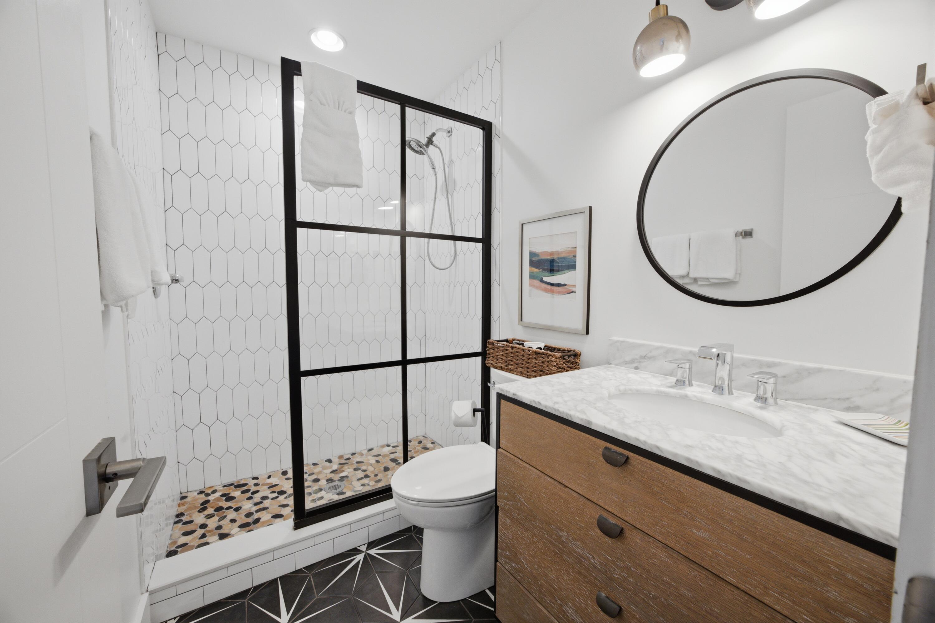 SHORELINE T/H - Residential