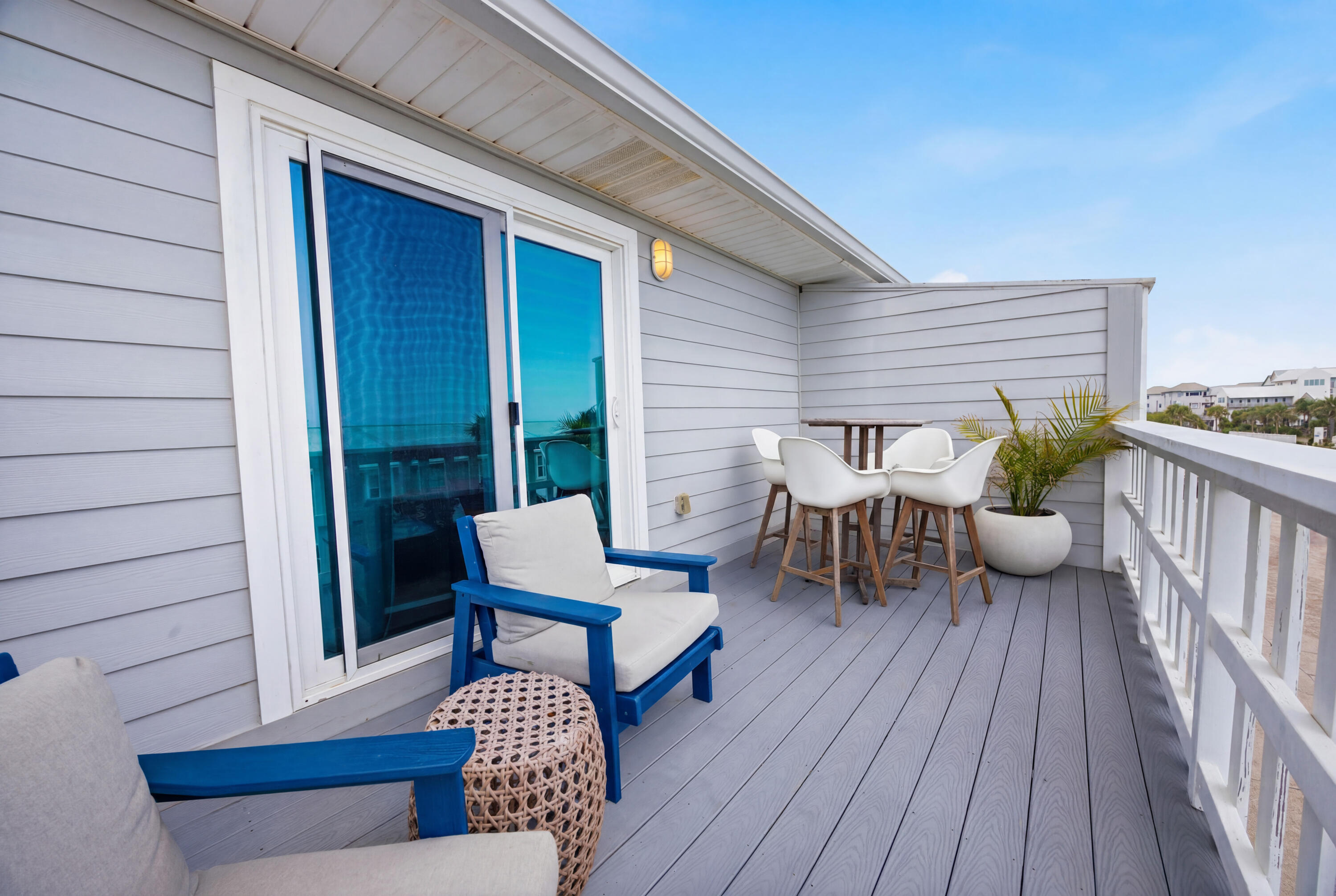 SHORELINE T/H - Residential