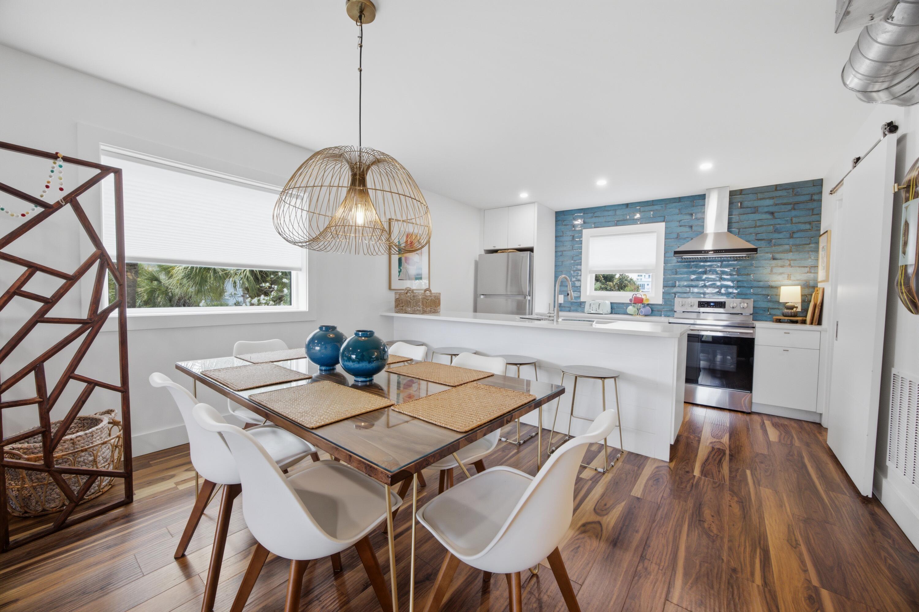 SHORELINE T/H - Residential